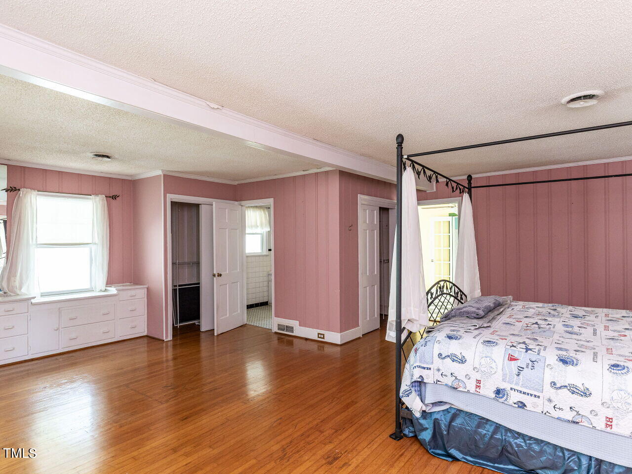 110 W Parker Street Property Photo 12