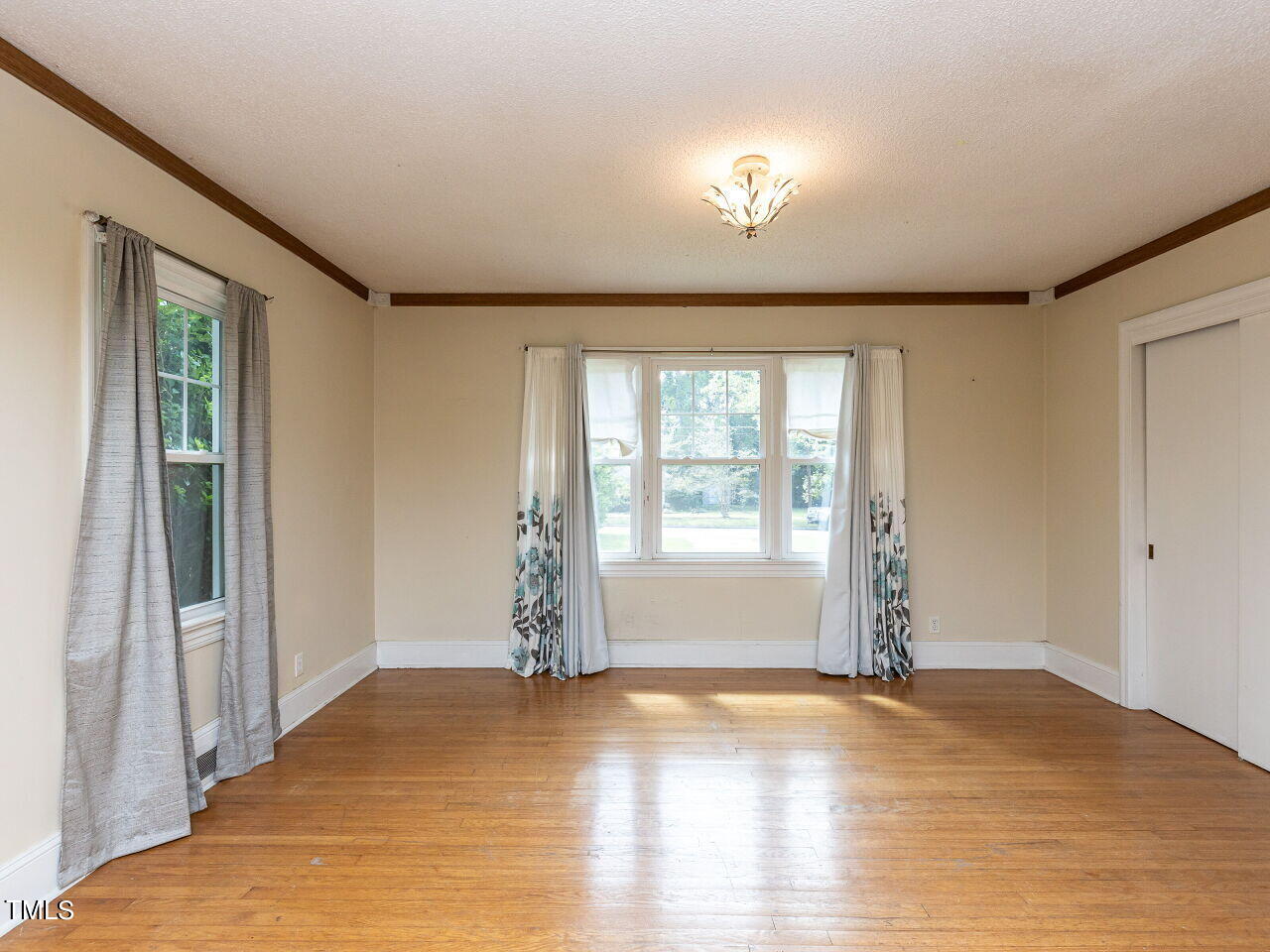 110 W Parker Street Property Photo 17
