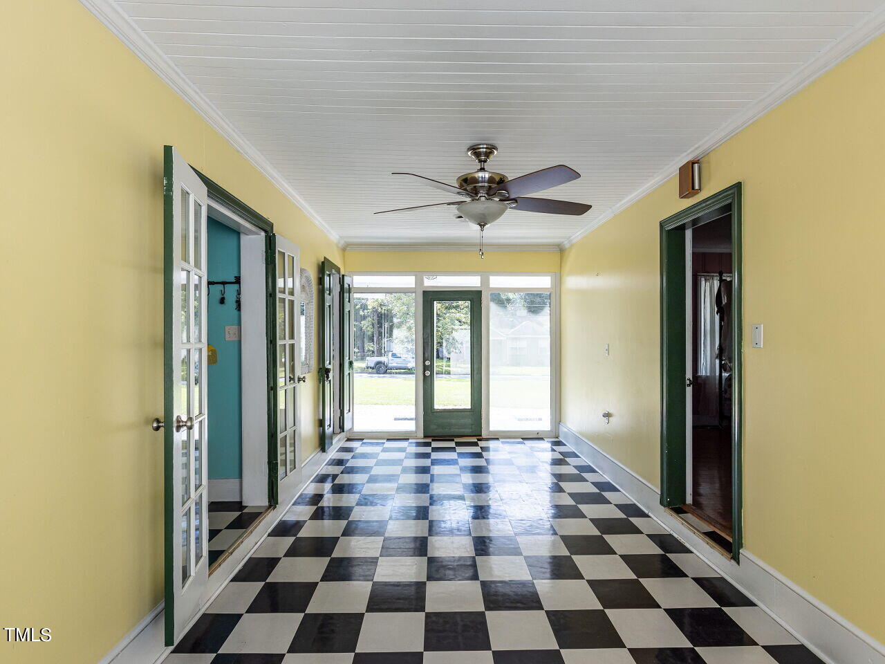 110 W Parker Street Property Photo 30