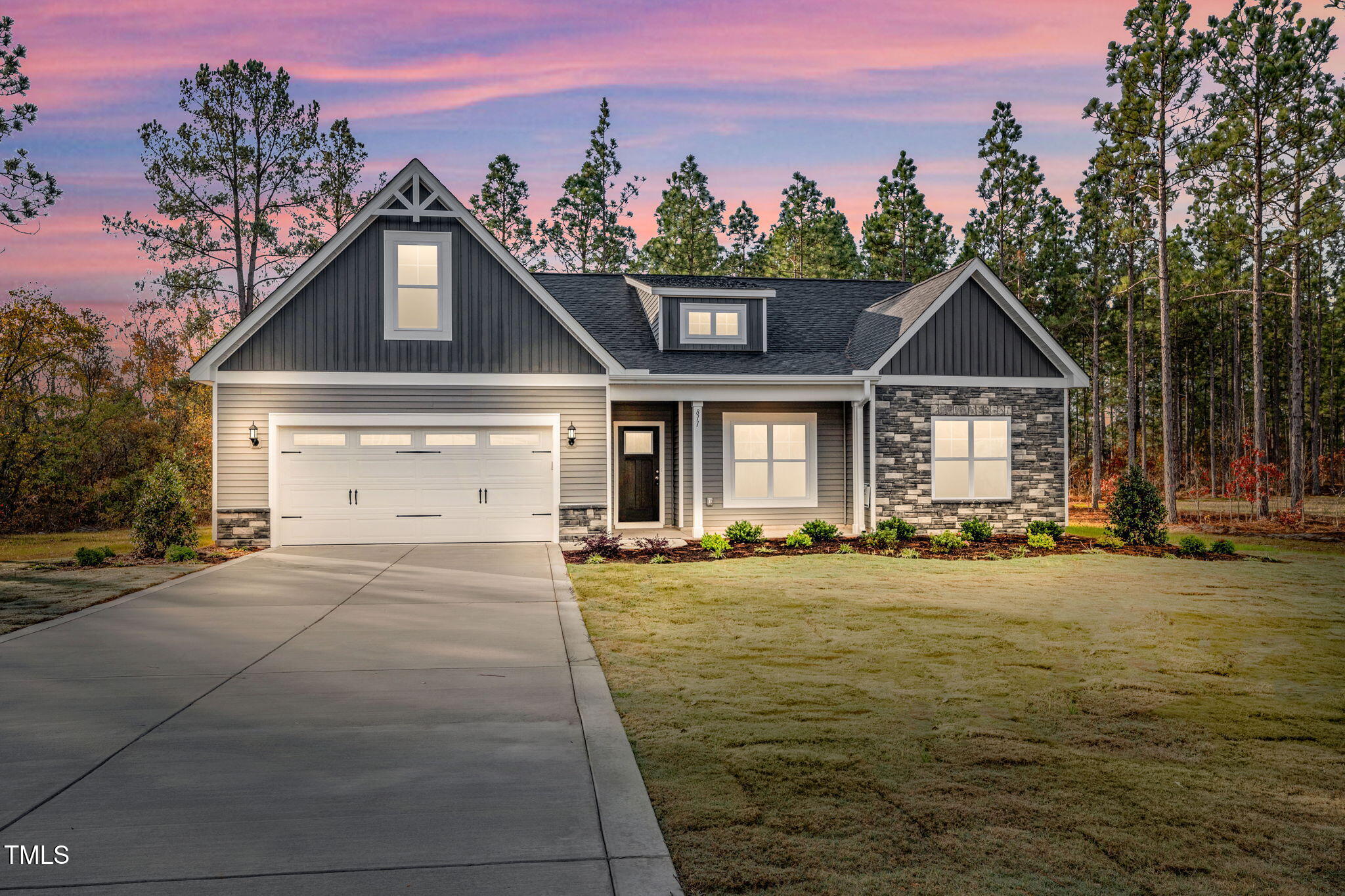 811 Rhum Drive Property Photo 1