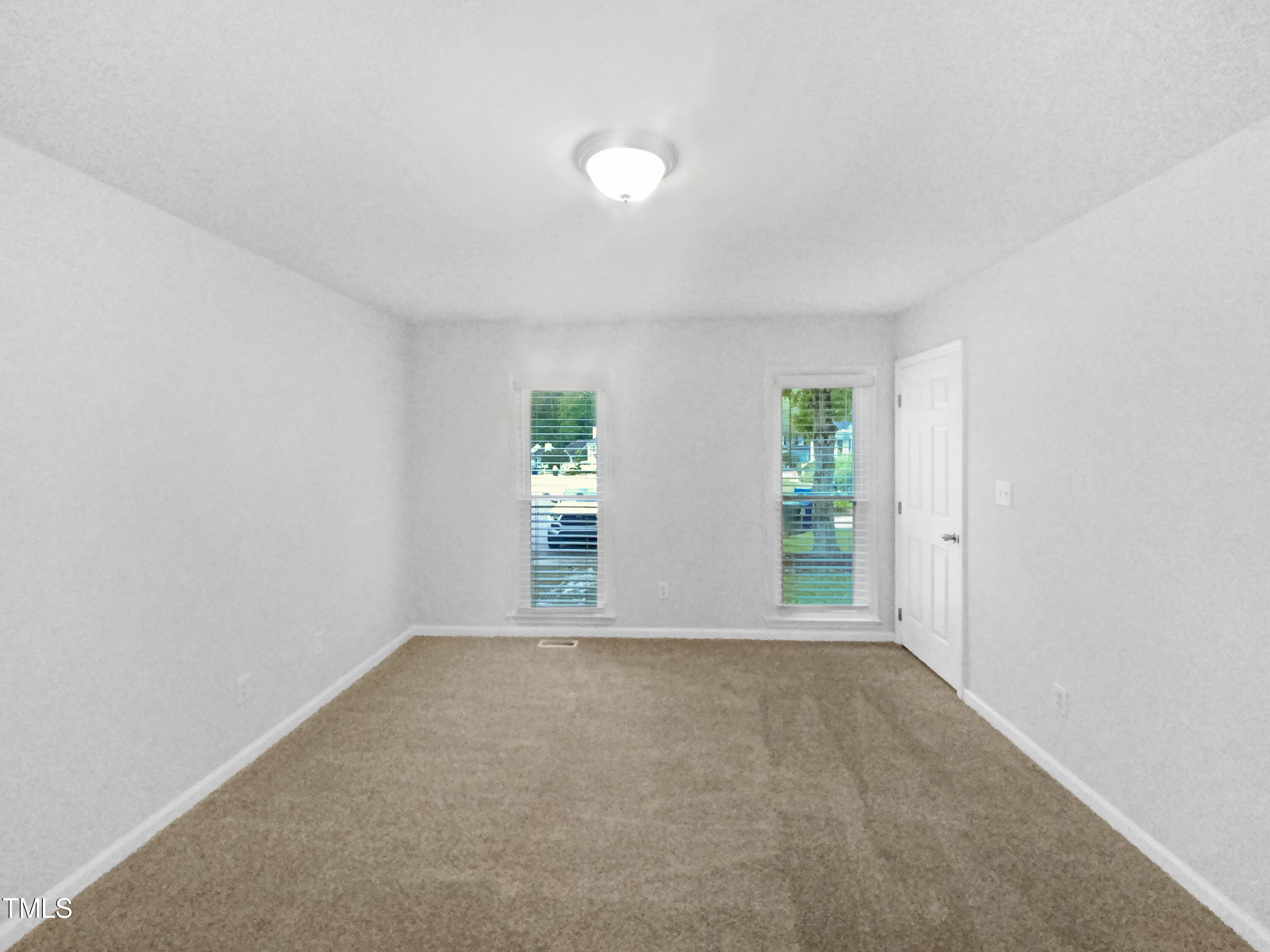2809 Kempsford Place Property Photo 3