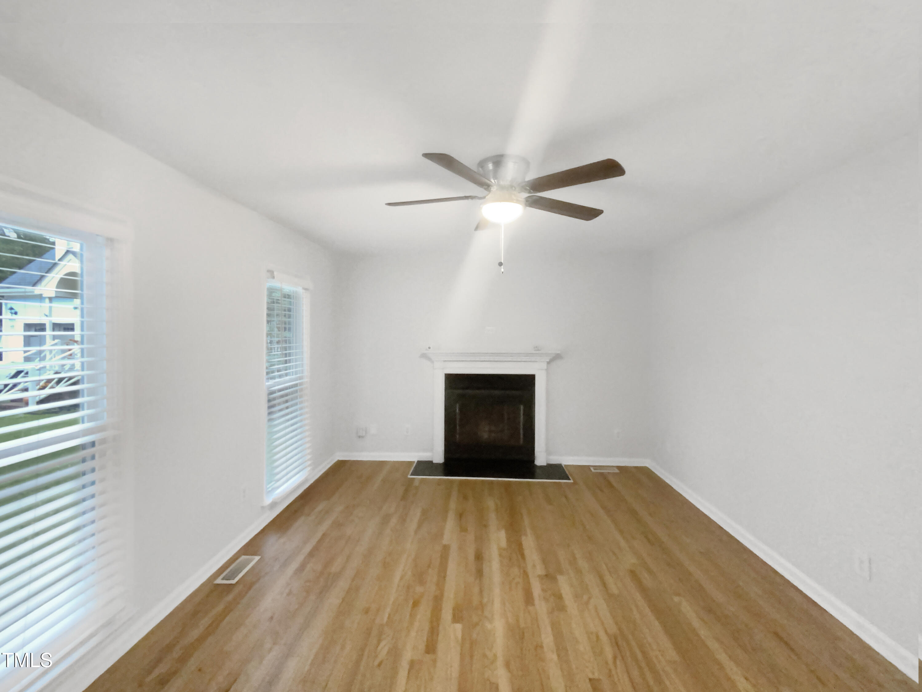 2809 Kempsford Place Property Photo 4