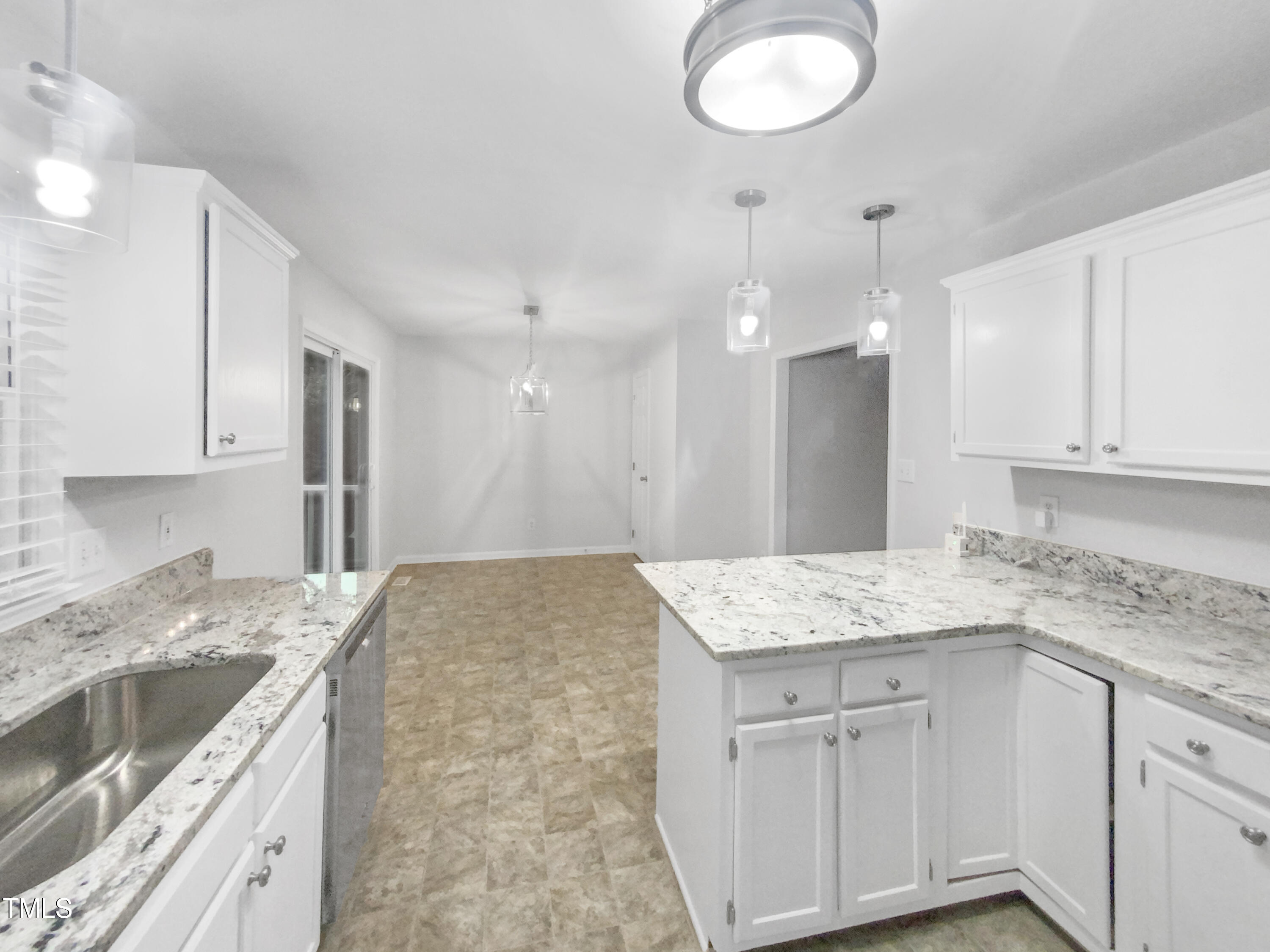 2809 Kempsford Place Property Photo 9