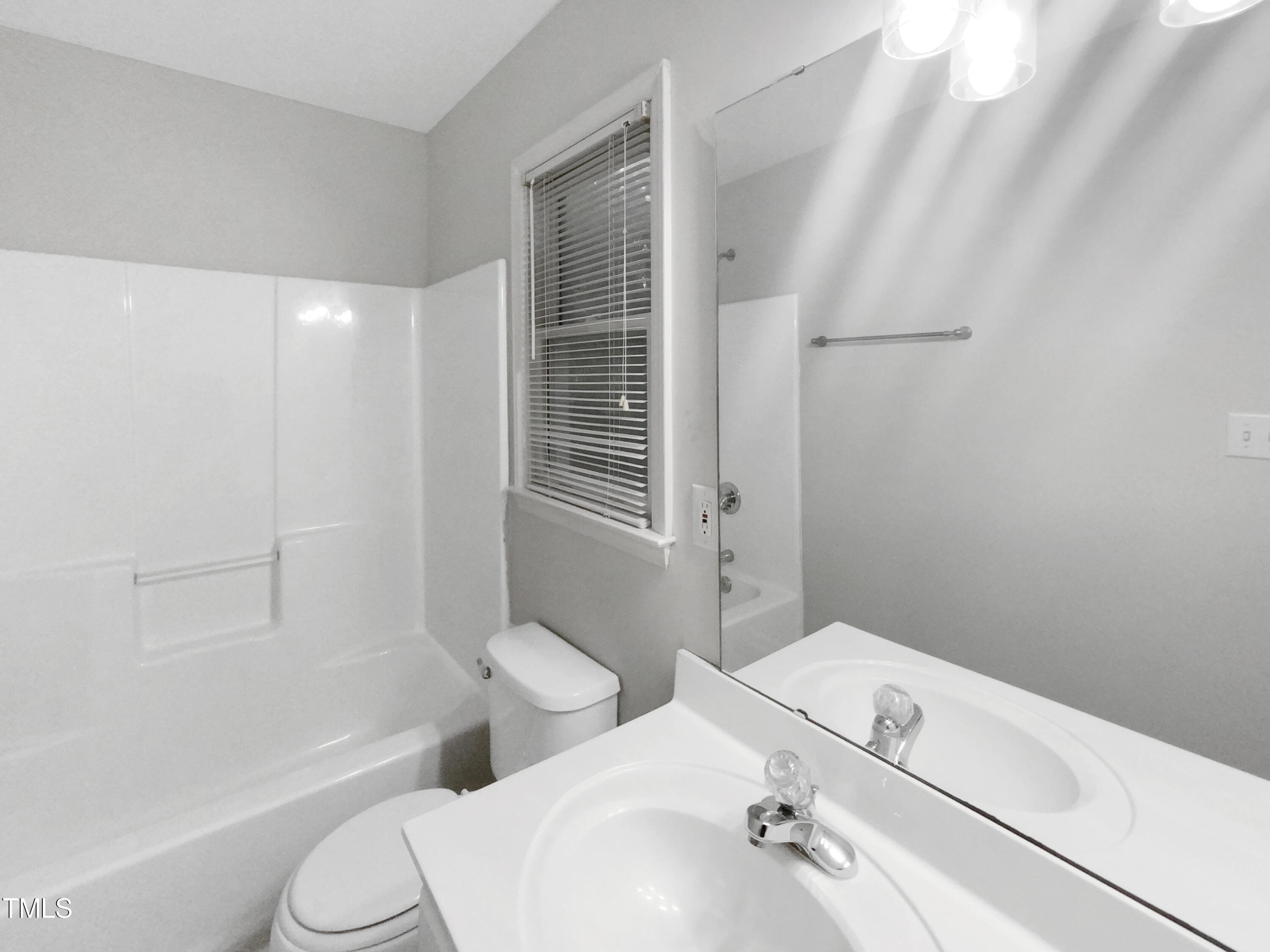 2809 Kempsford Place Property Photo 13