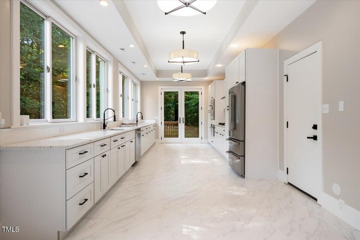 6300 Swallow Cove Lane Property Photo 14