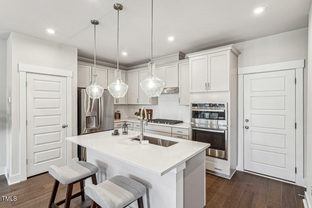 607 Hyperion Alley Property Photo 28