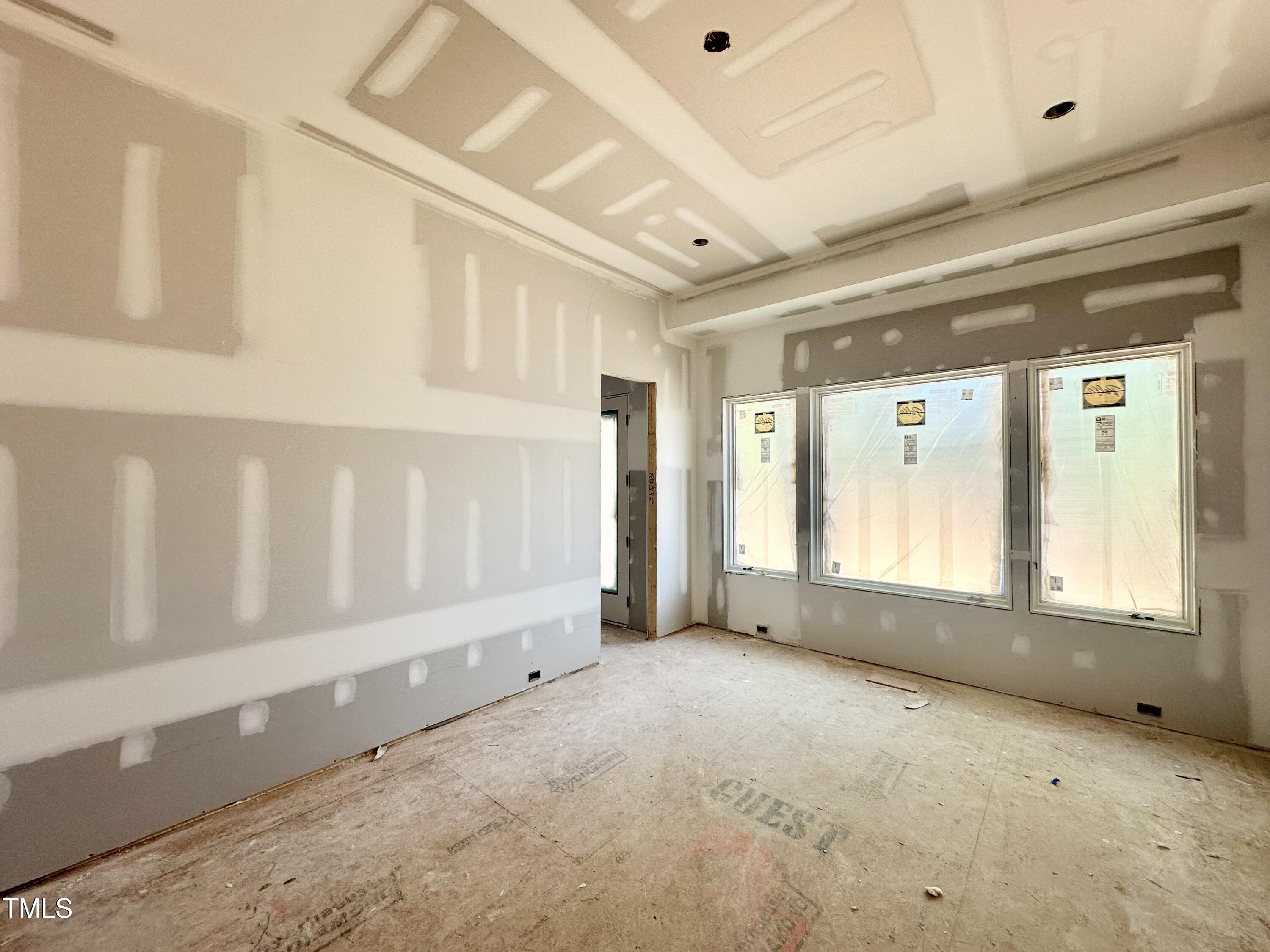 7000 North Ridge Drive Property Photo 11