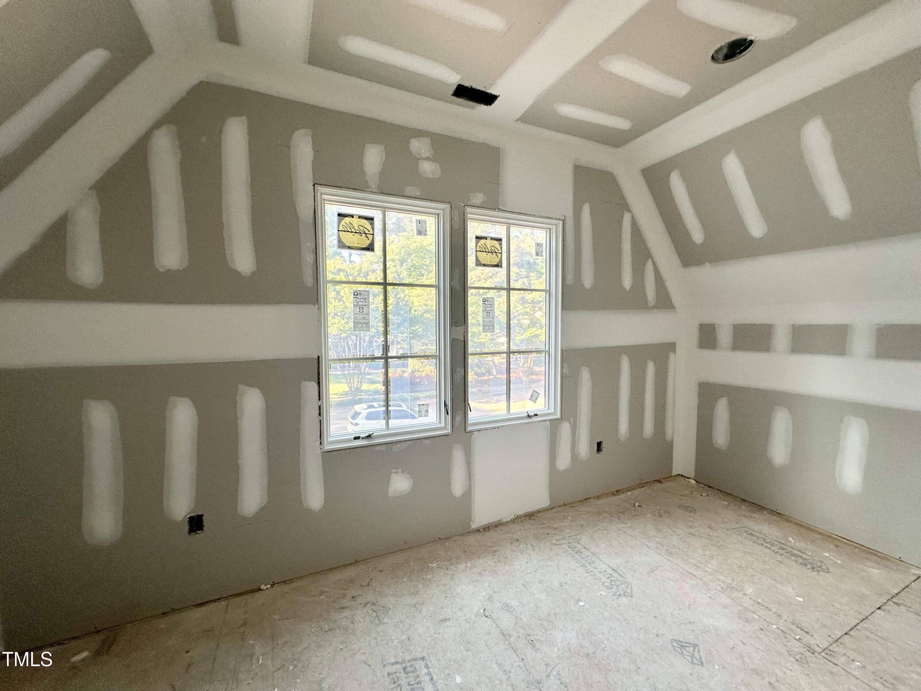 7000 North Ridge Drive Property Photo 15