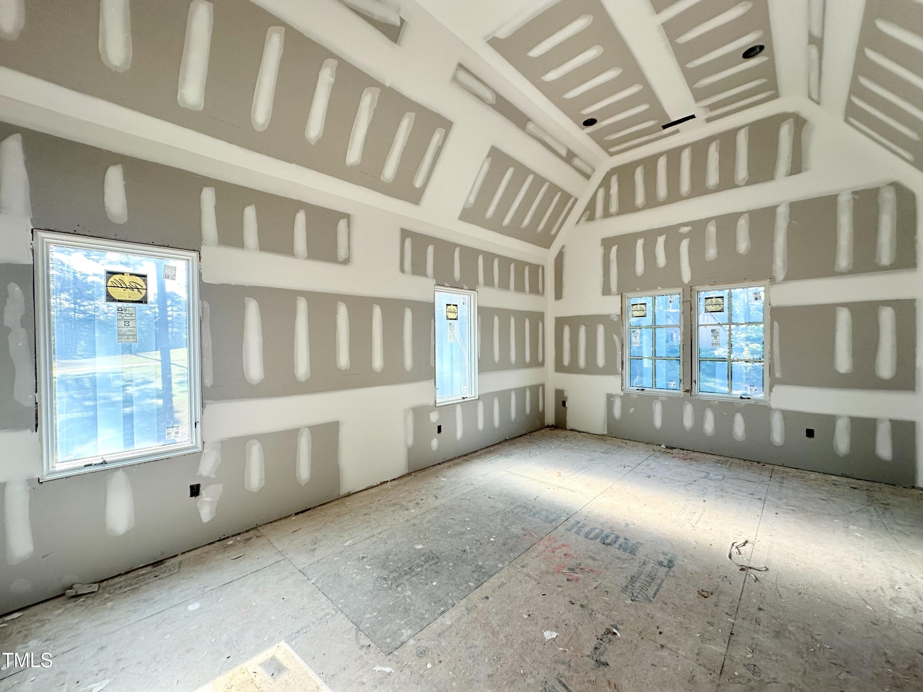 7000 North Ridge Drive Property Photo 19