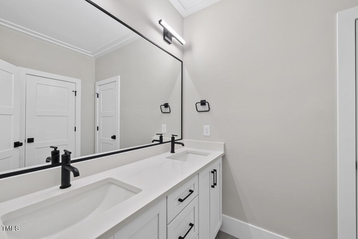 7800 Ailesbury Road Property Photo 24