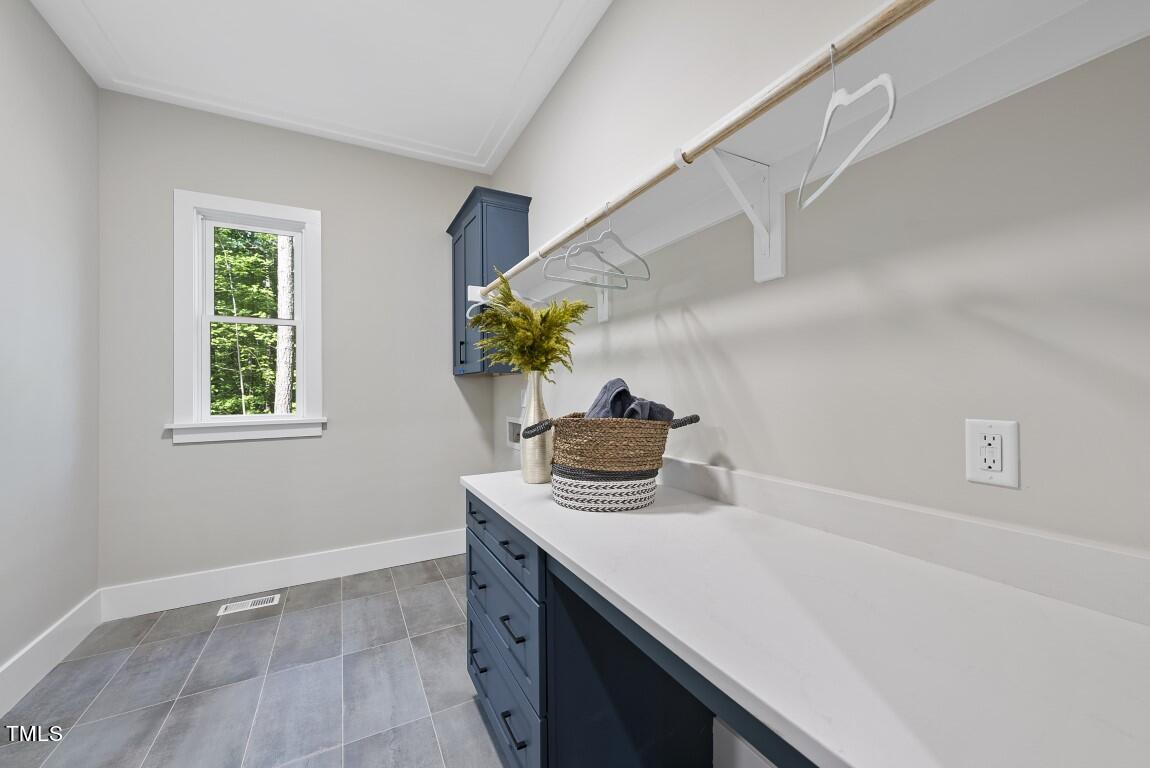 7800 Ailesbury Road Property Photo 37