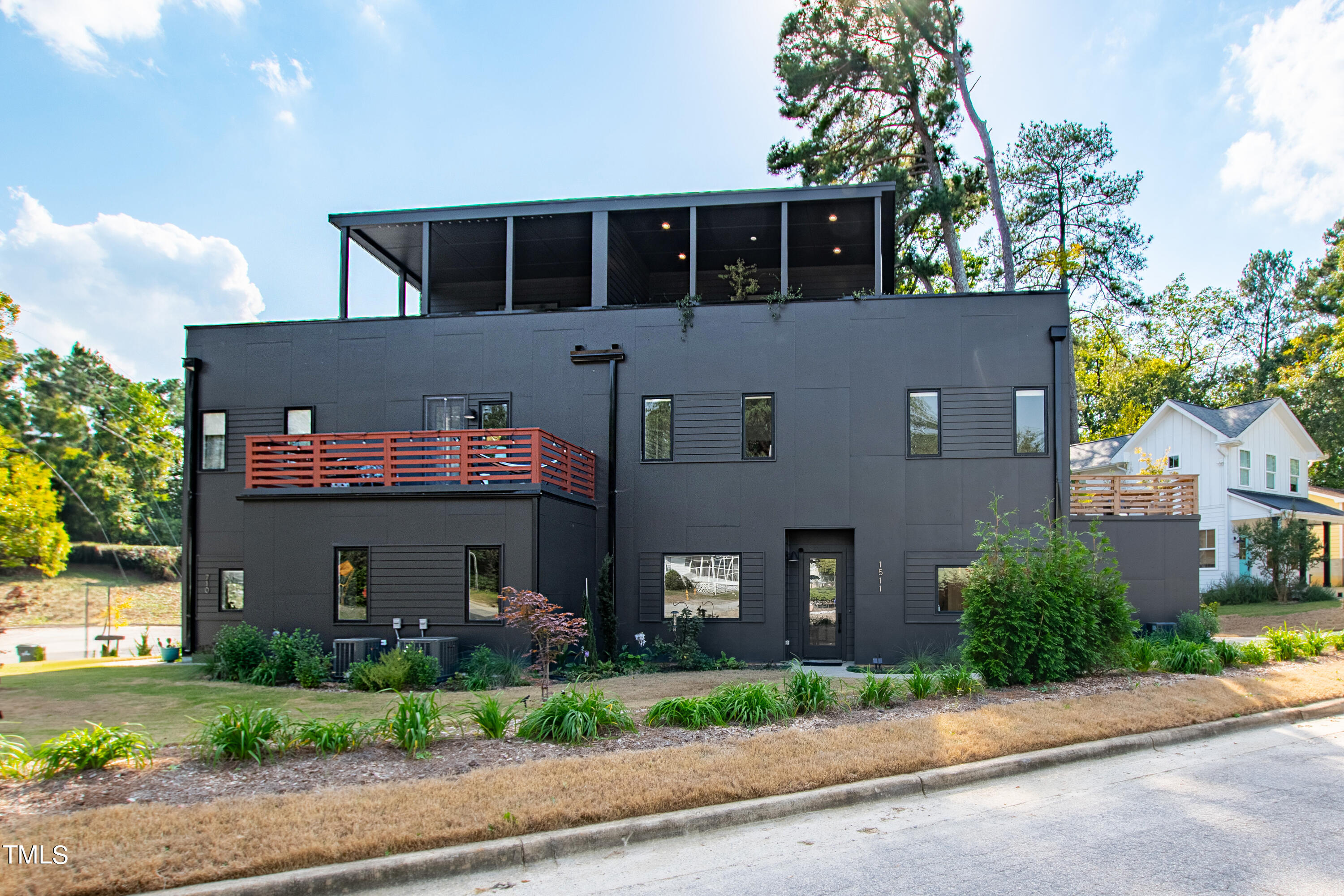 1511 Malta Avenue Property Photo