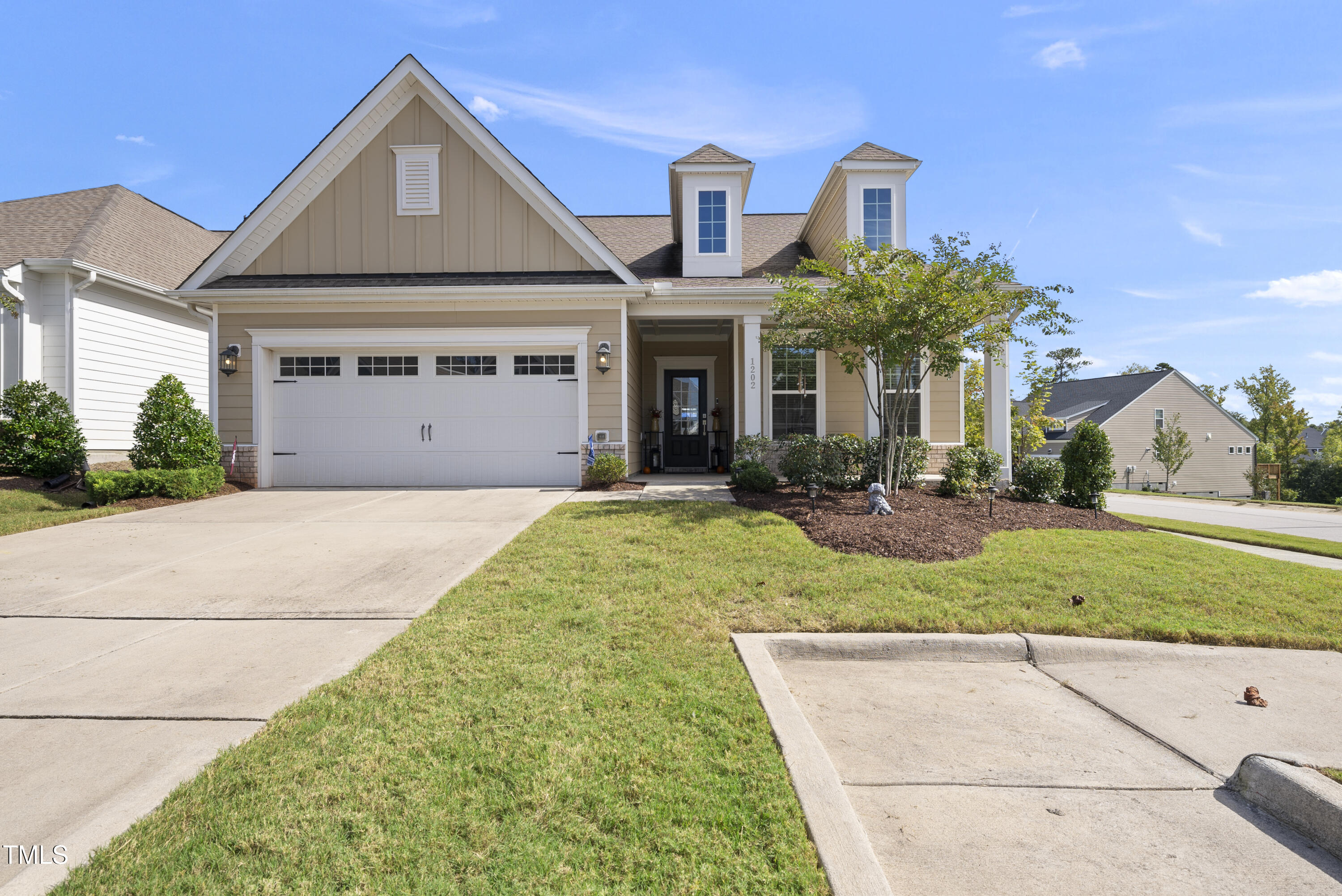 1202 Farm Leaf Drive Property Photo 1