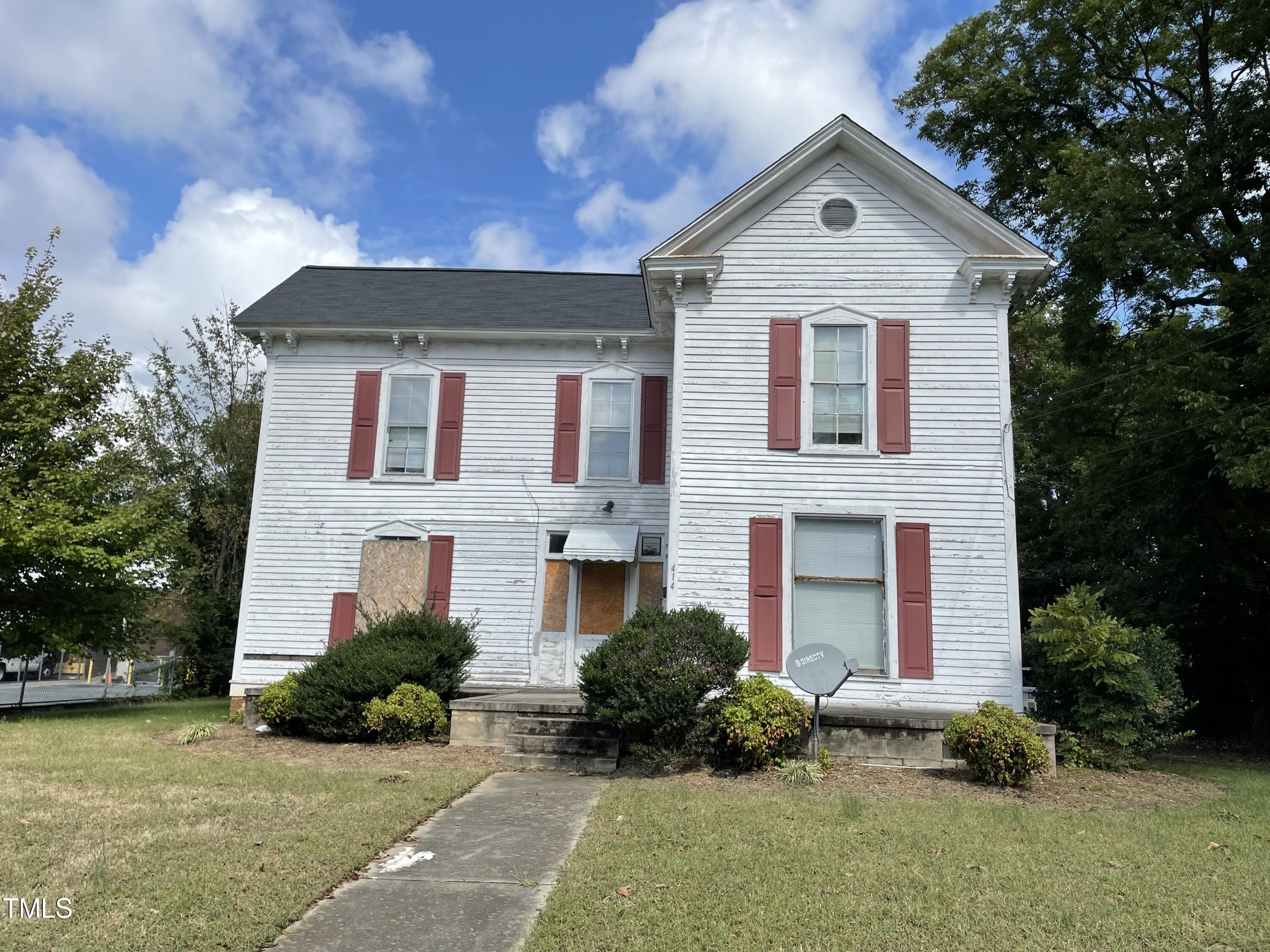 414 E Morehead Street Property Photo