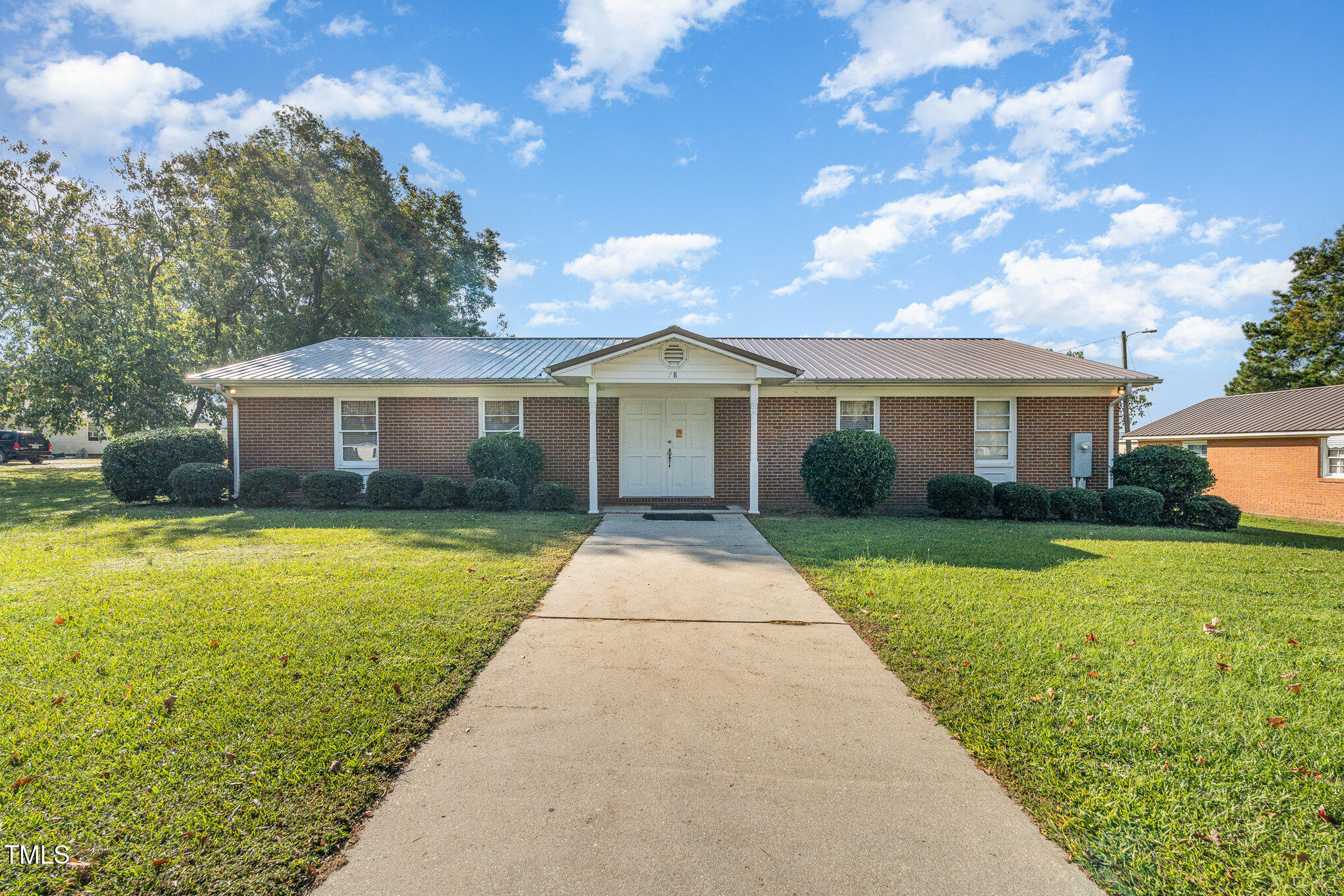 178 N Railroad Street Property Photo 4