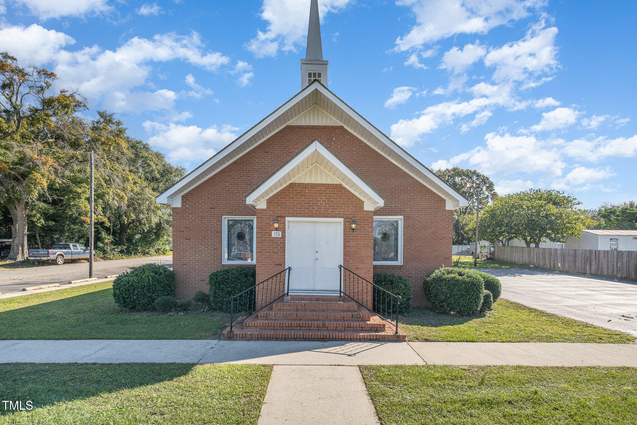 178 N Railroad Street Property Photo 6