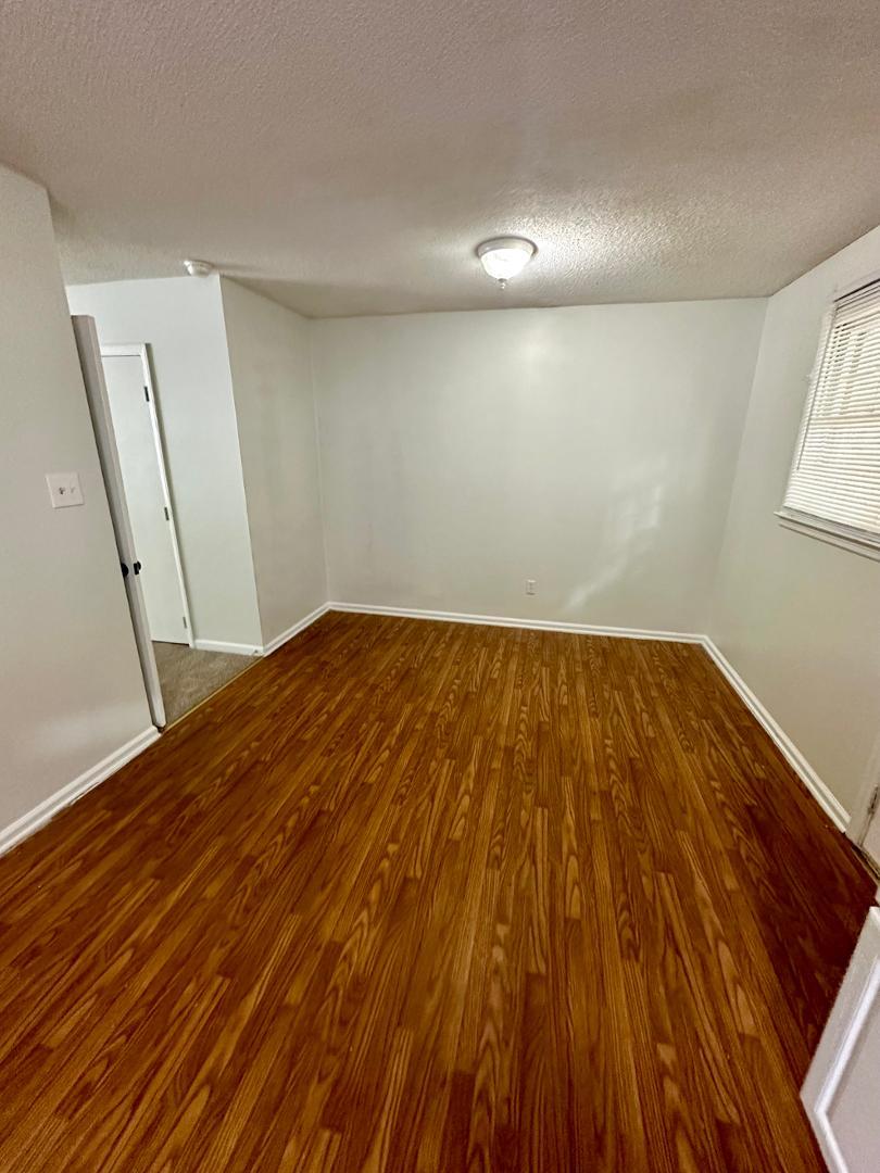 8711 Chapel Hill Road Apt B Property Photo 4