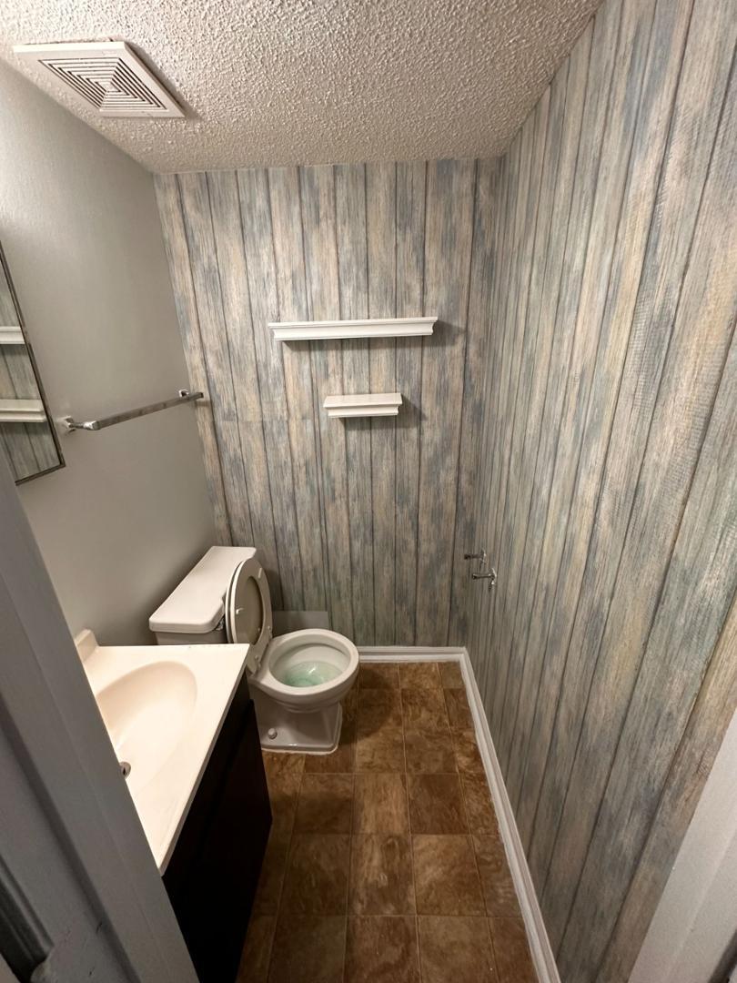 8711 Chapel Hill Road Apt B Property Photo 5
