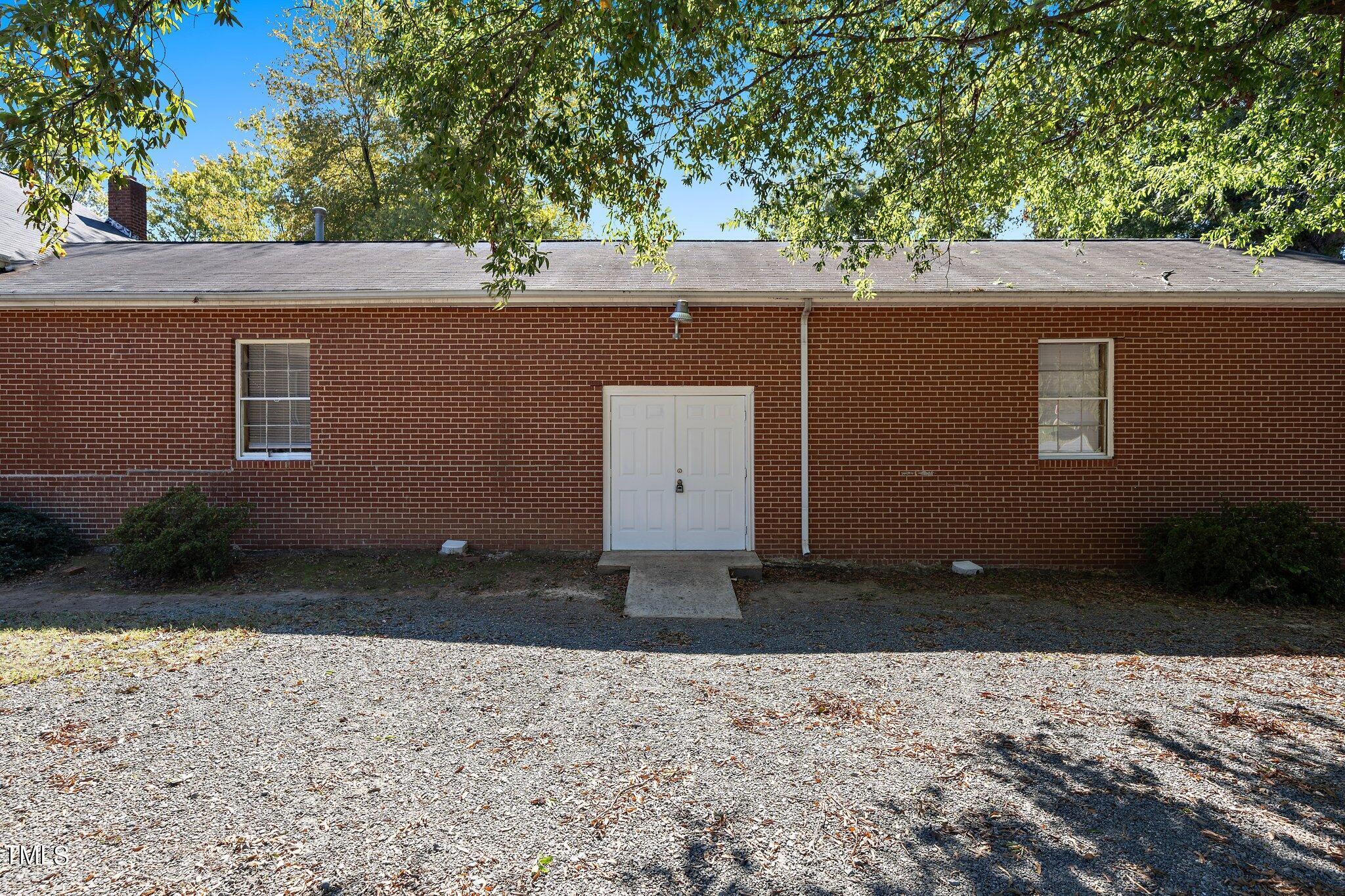 711 W Holt Street Property Photo 13
