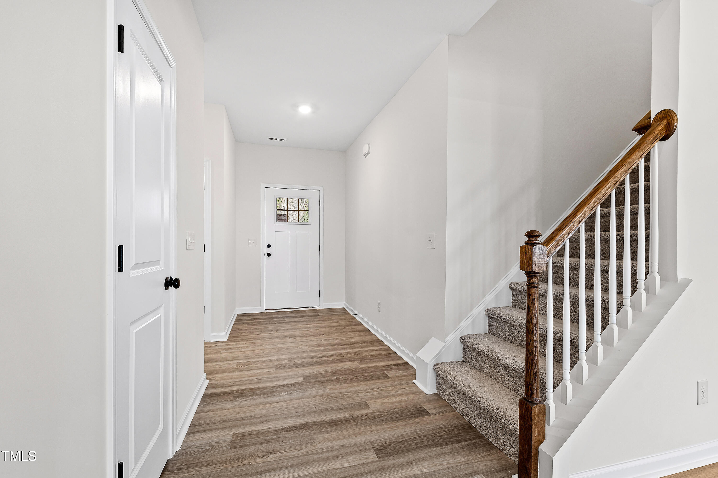 420 Oak Park Boulevard Property Photo 4