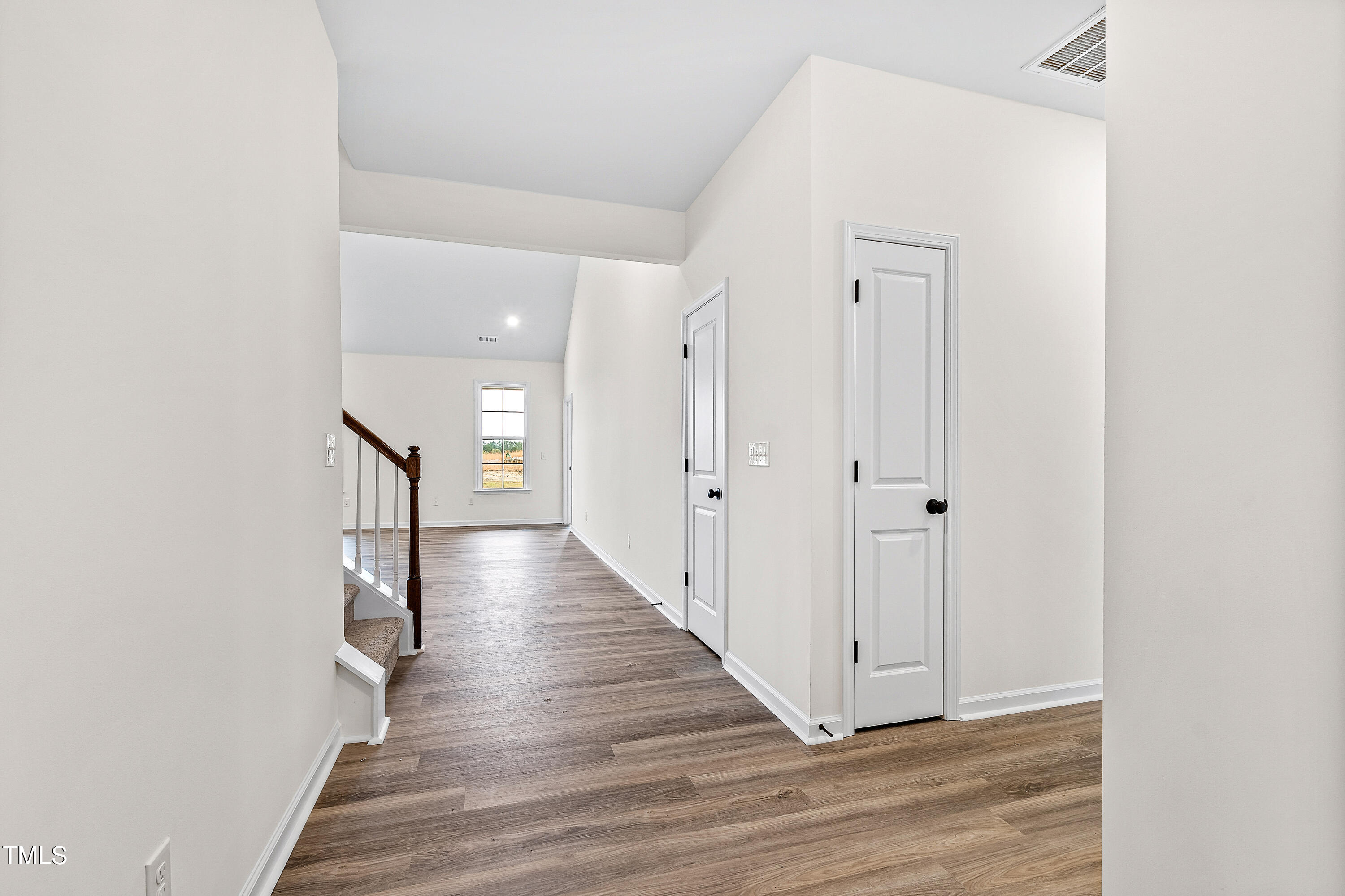 420 Oak Park Boulevard Property Photo 5