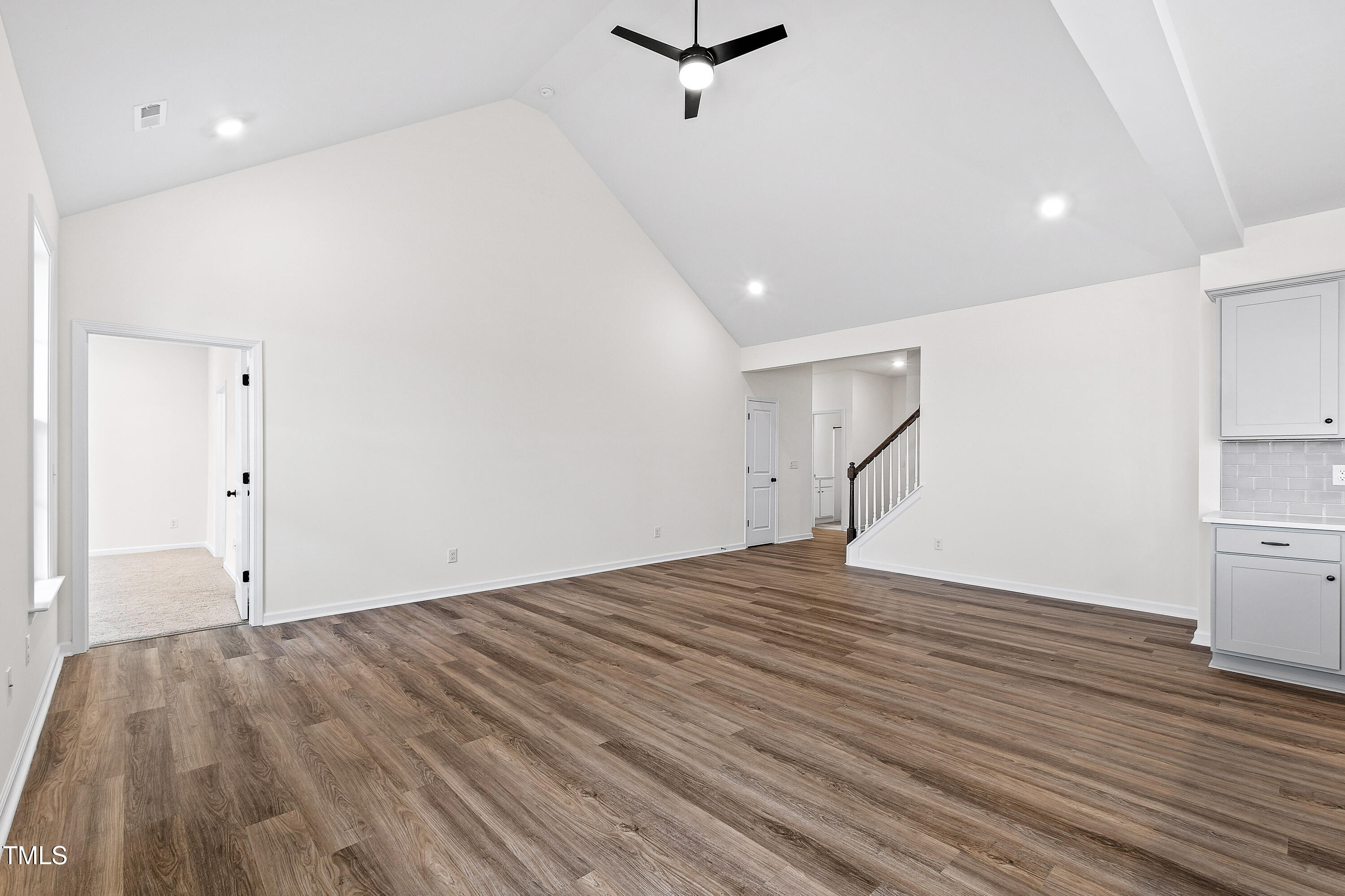 420 Oak Park Boulevard Property Photo 6