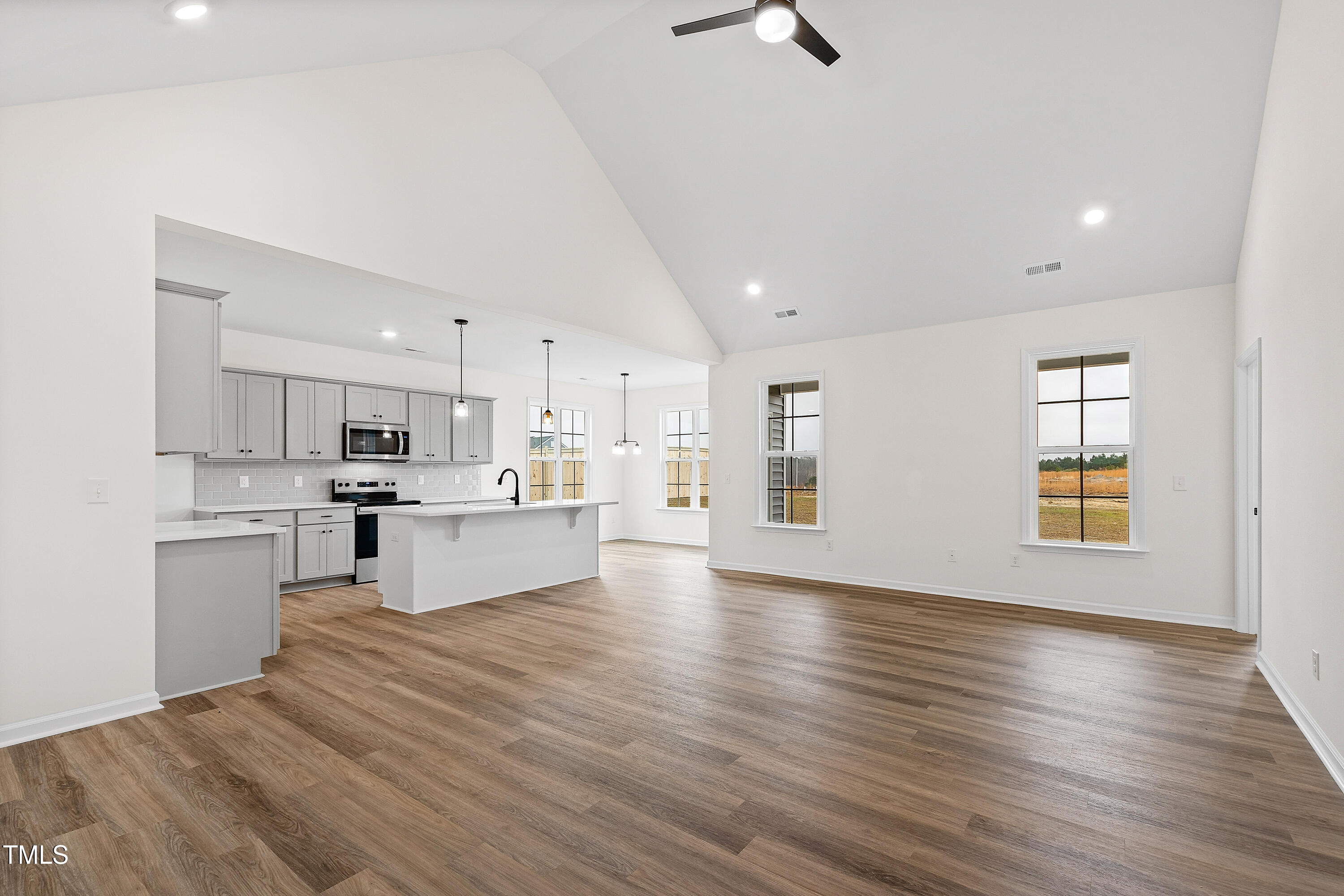 420 Oak Park Boulevard Property Photo 8