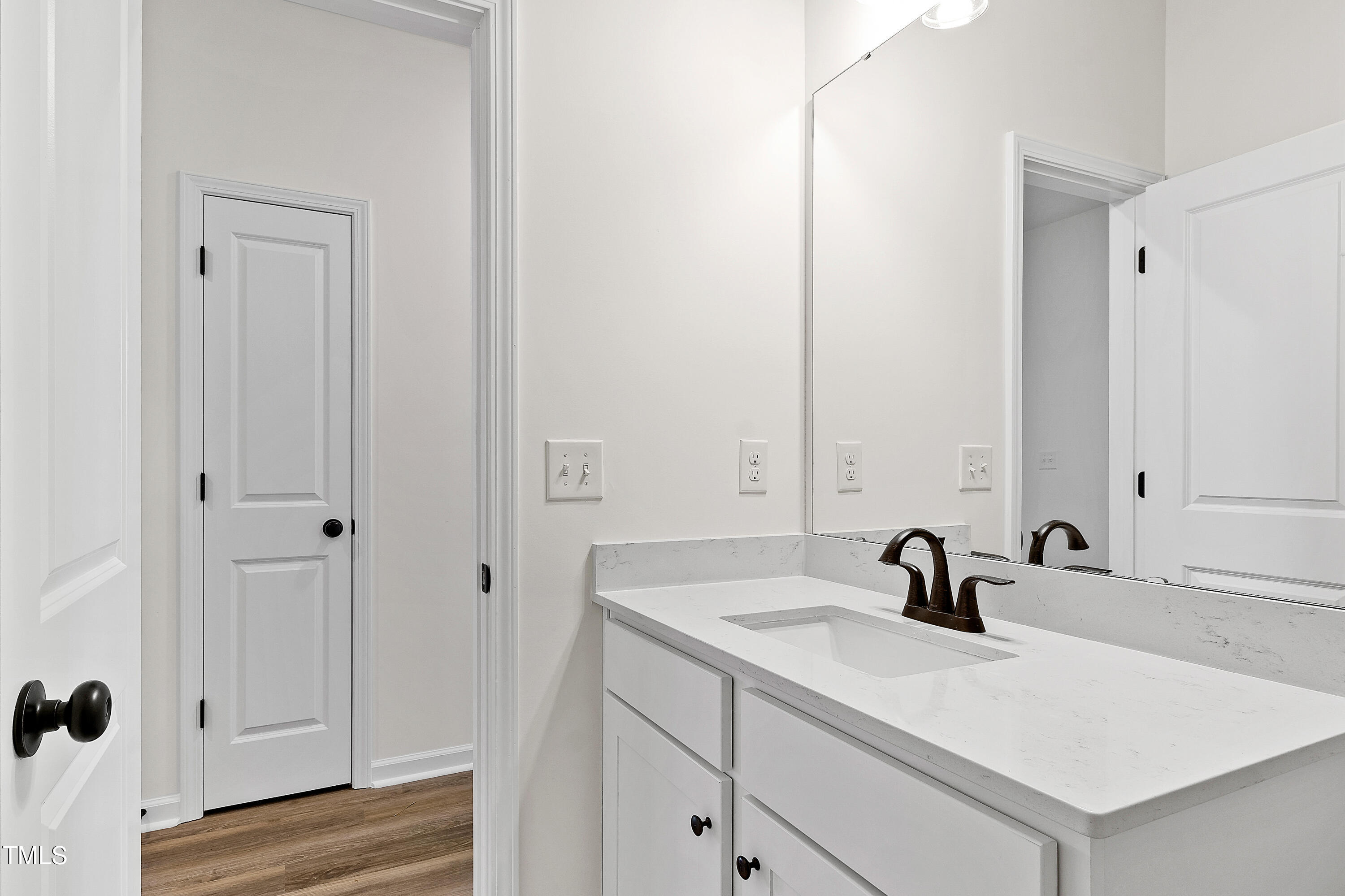 420 Oak Park Boulevard Property Photo 28