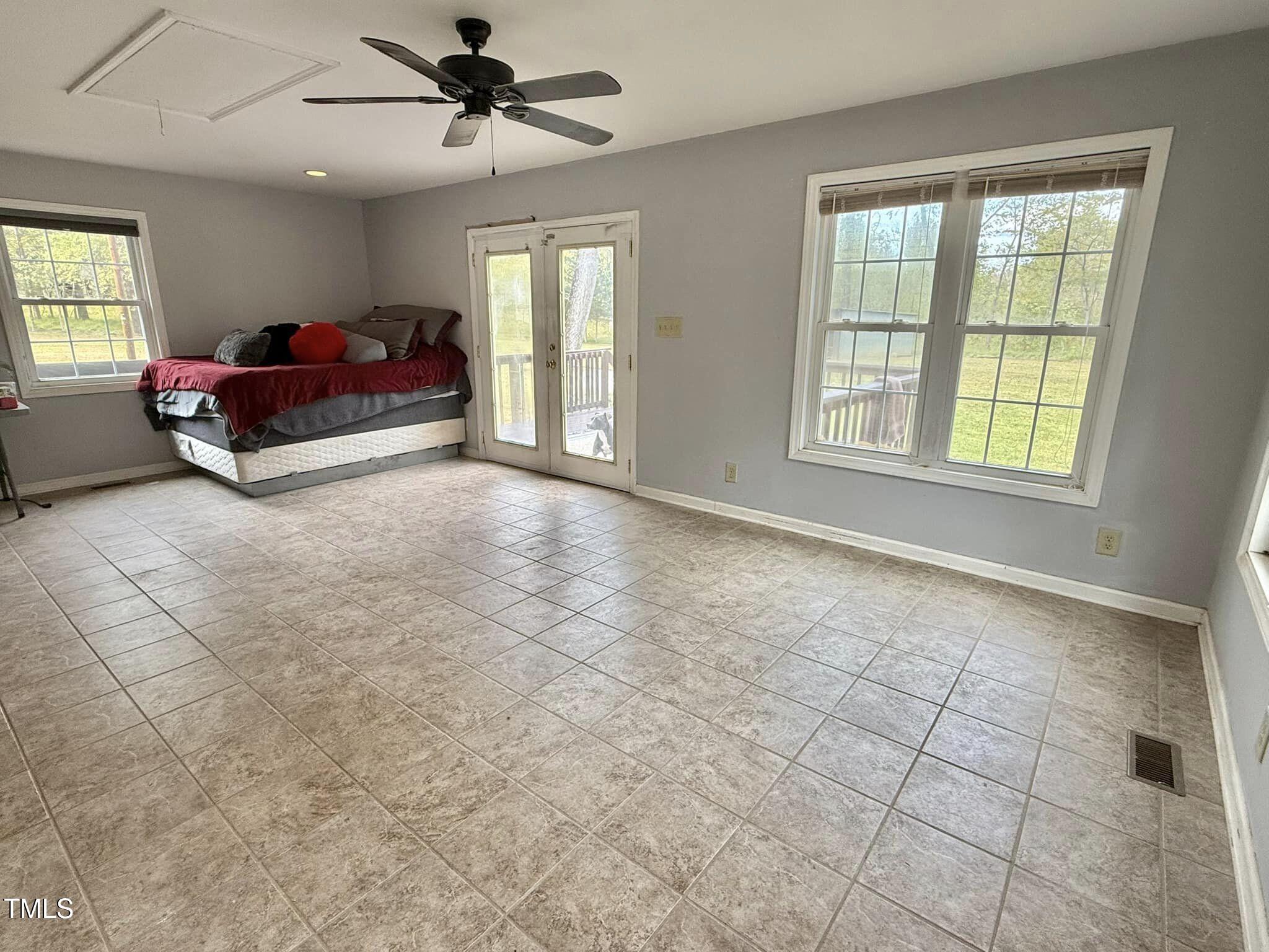 189 Wolfe Road Property Photo 5