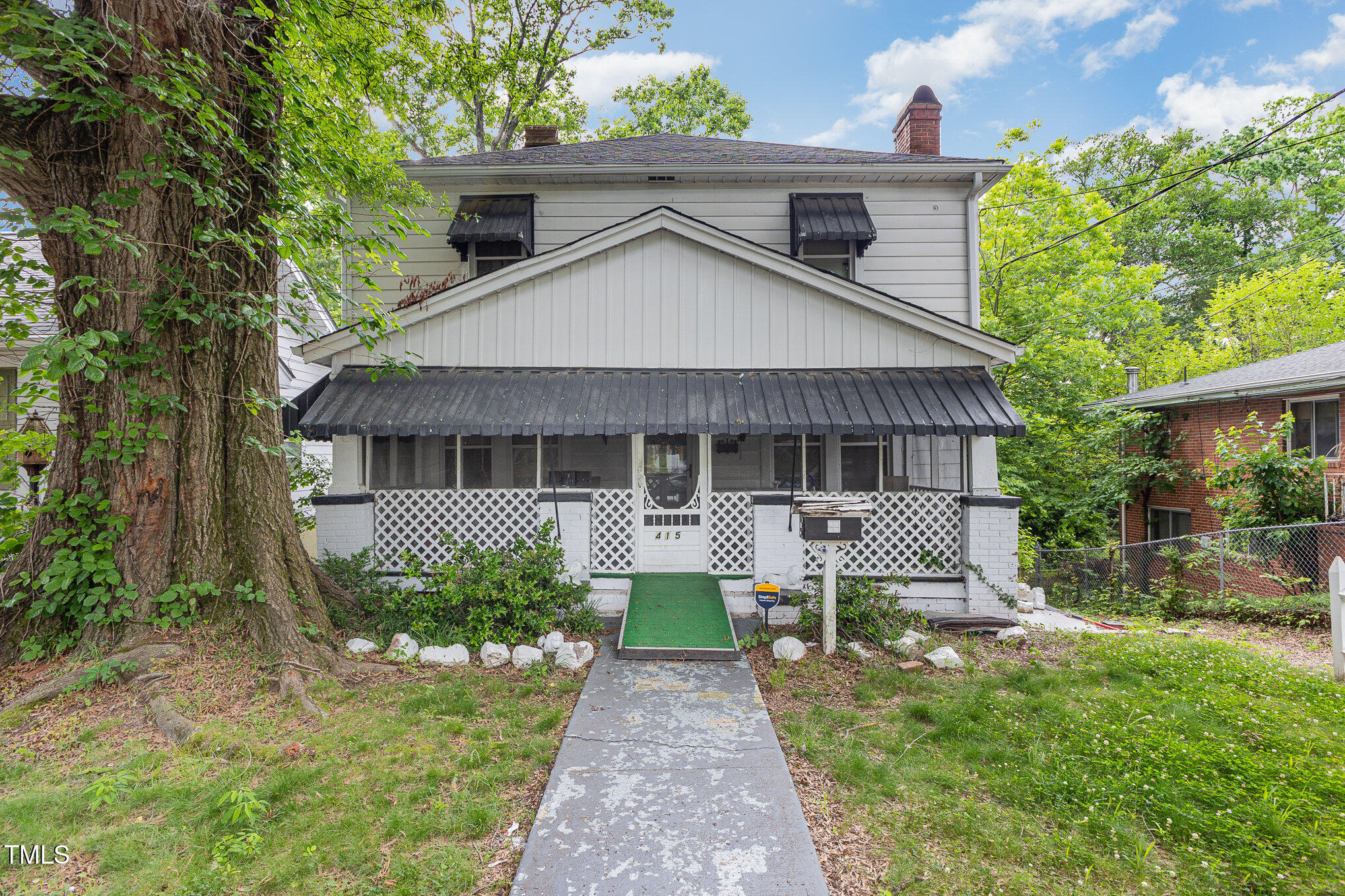 415 N Hyde Park Avenue Property Photo 1