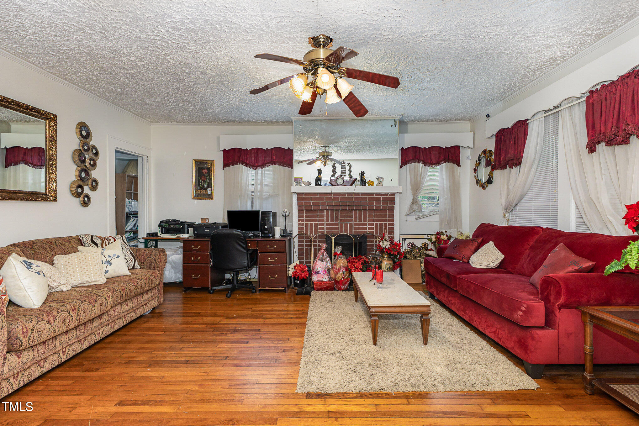 415 N Hyde Park Avenue Property Photo 4