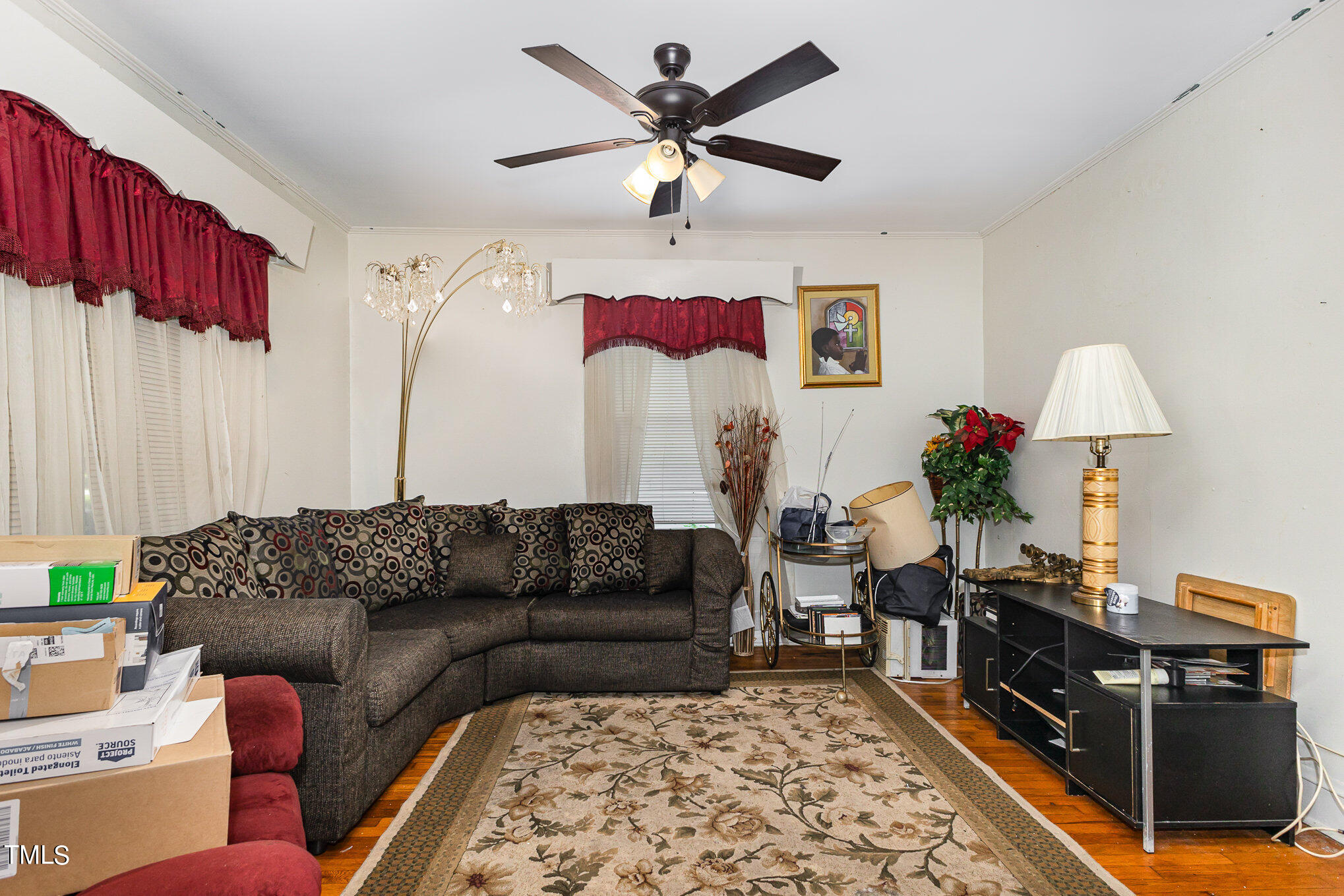 415 N Hyde Park Avenue Property Photo 6