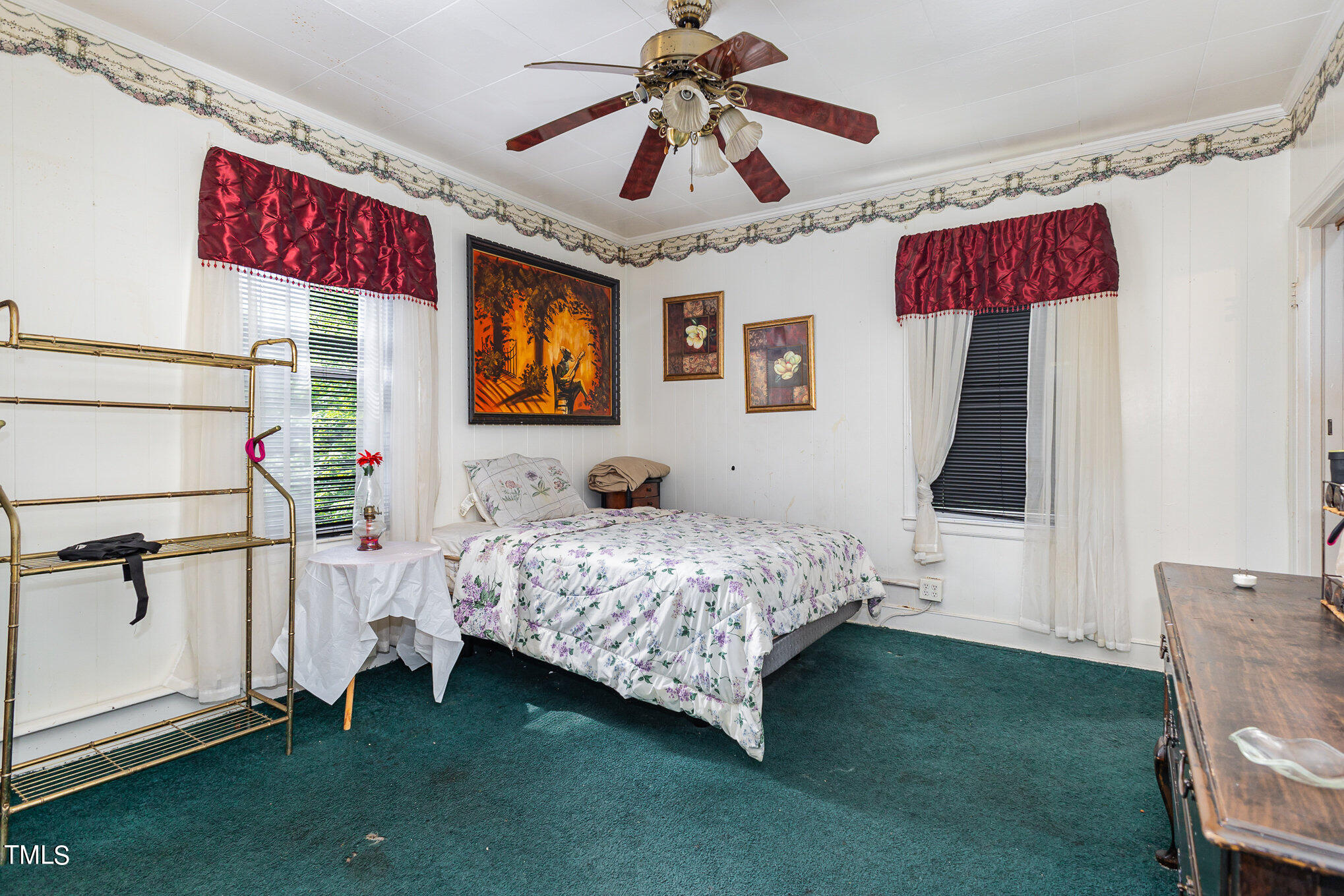 415 N Hyde Park Avenue Property Photo 13