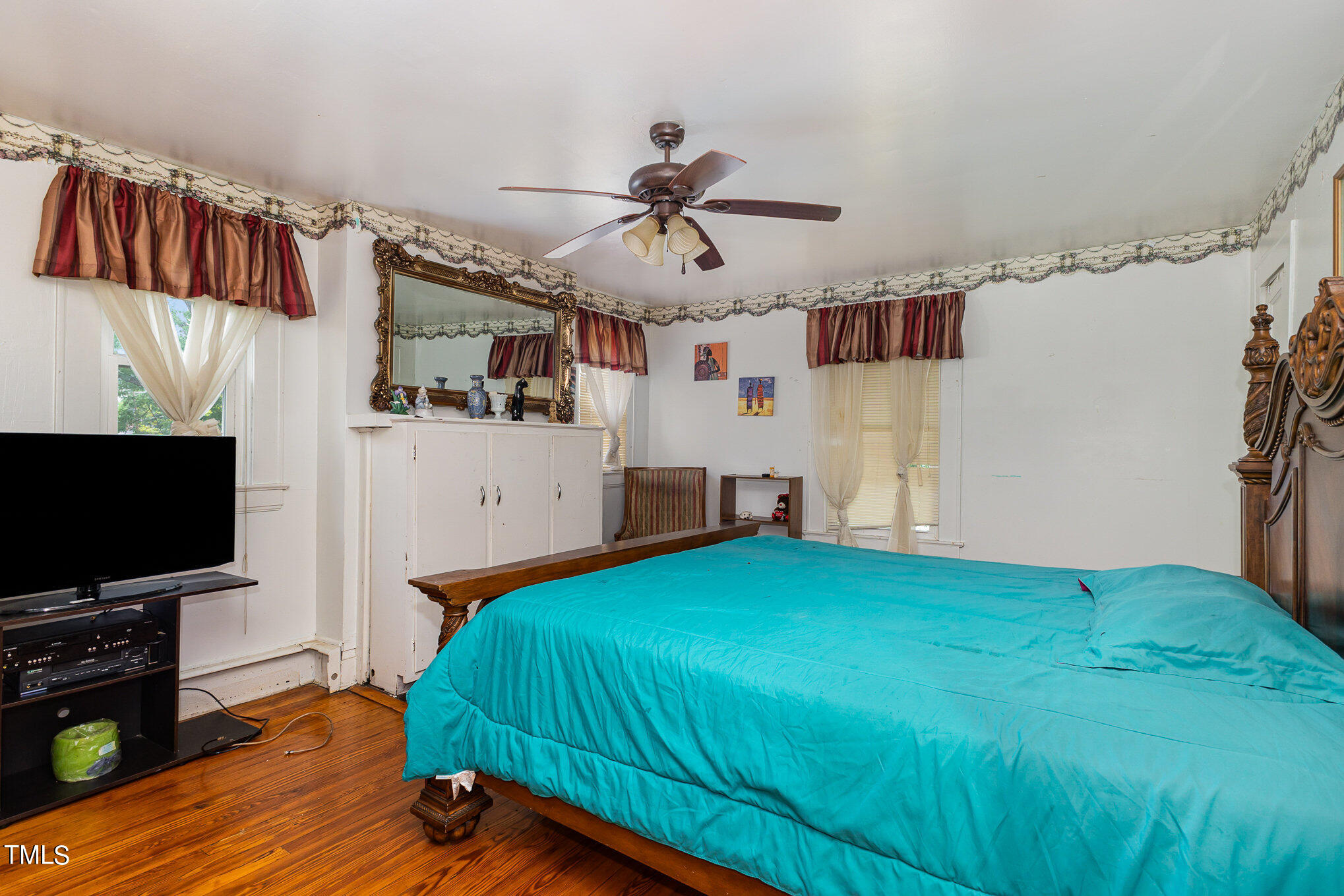 415 N Hyde Park Avenue Property Photo 16