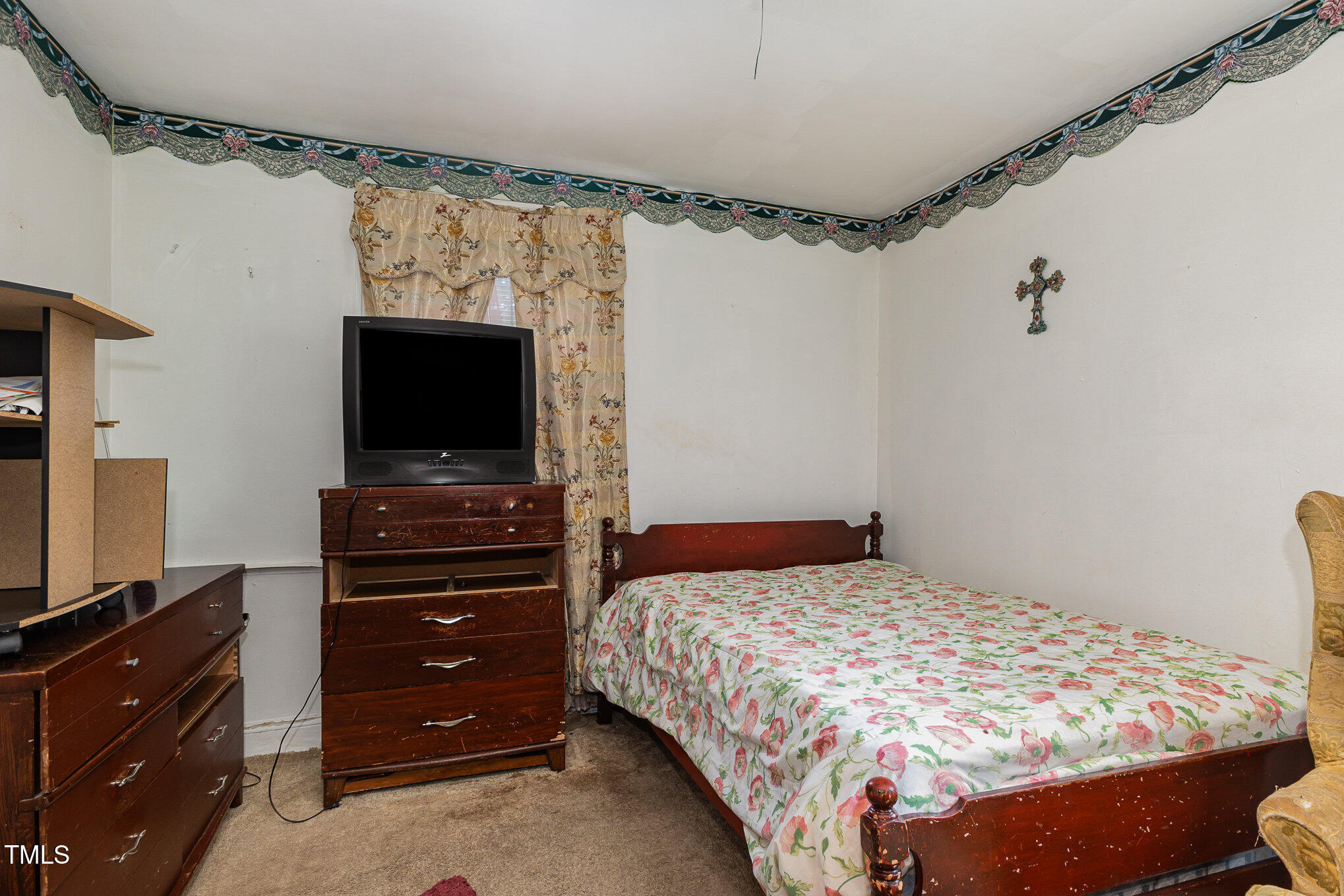 415 N Hyde Park Avenue Property Photo 17