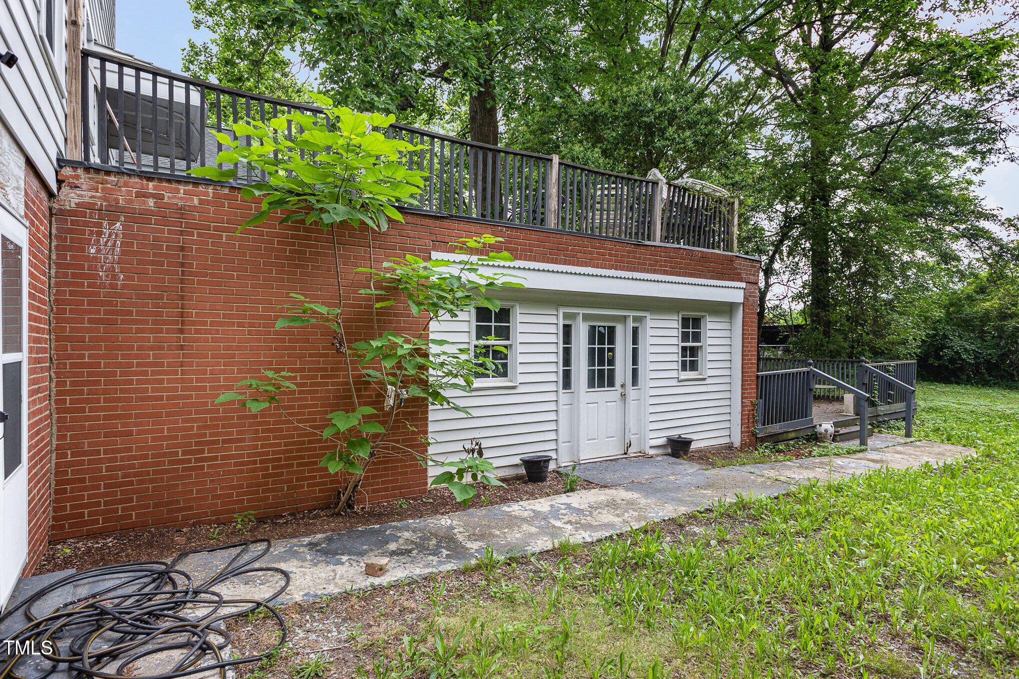 415 N Hyde Park Avenue Property Photo 27