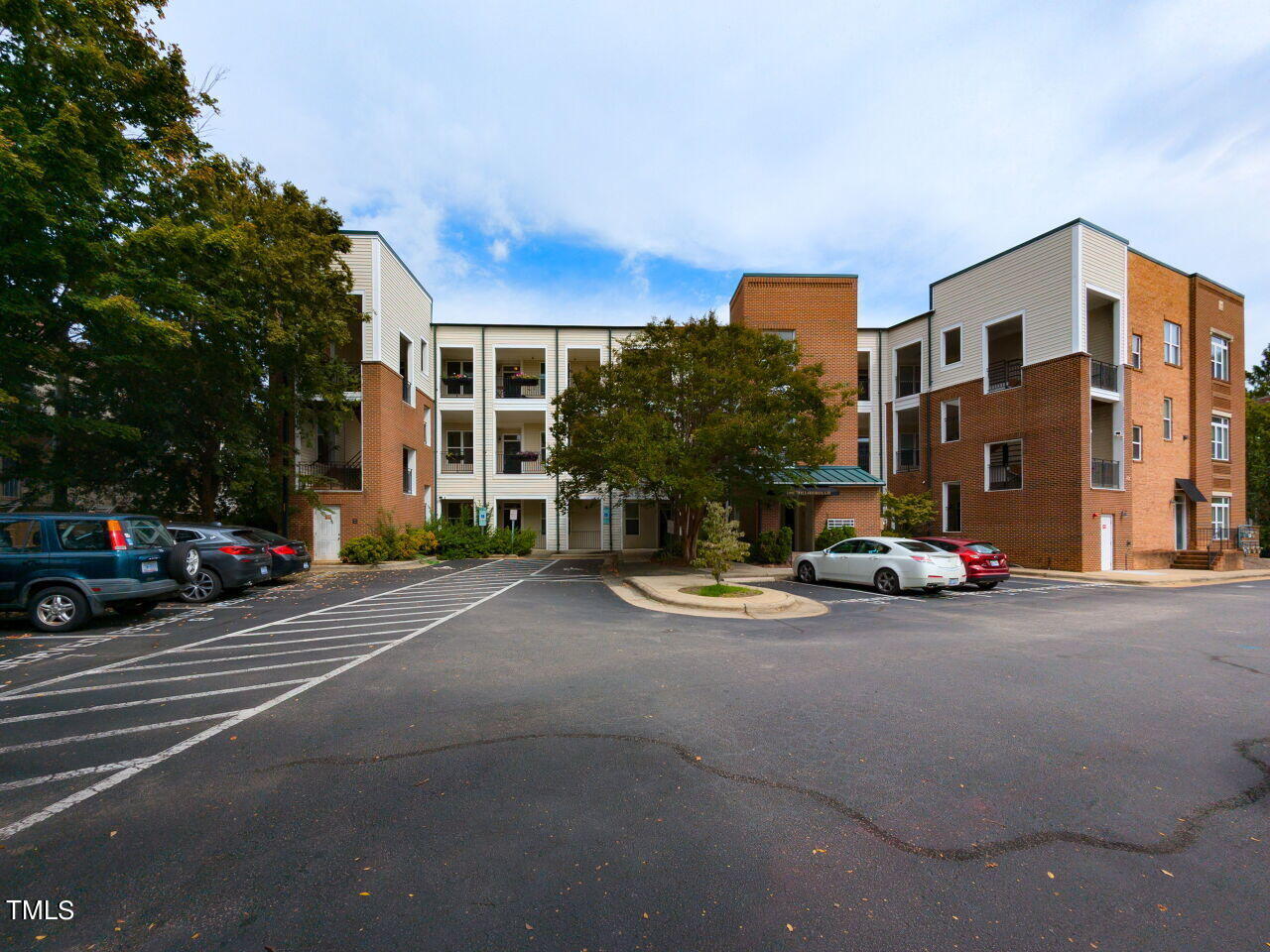 1001 Hillsborough Street # 304 Property Photo 2
