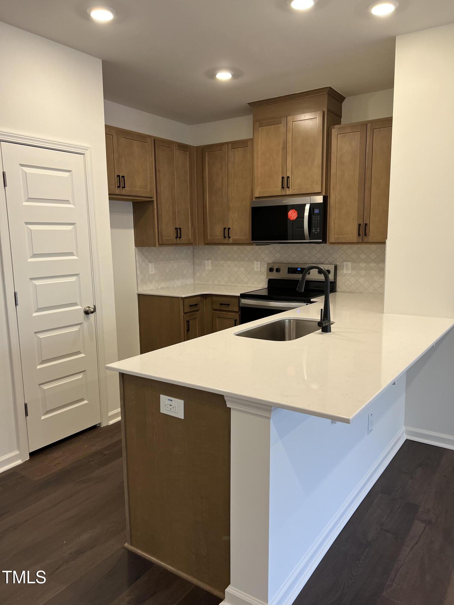 1050 Mountain Crown Street Property Photo 5