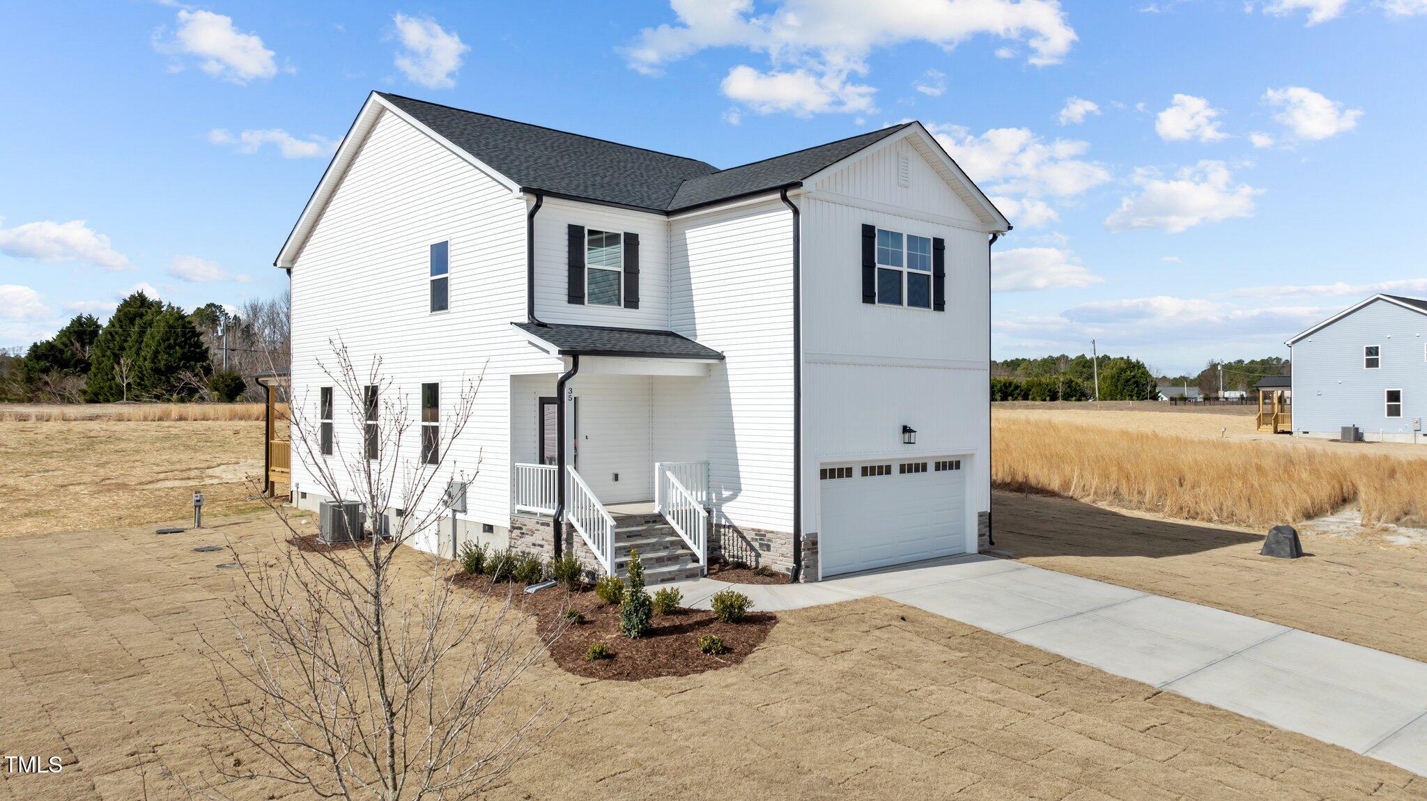 35 Diamond Creek Drive Property Photo 2