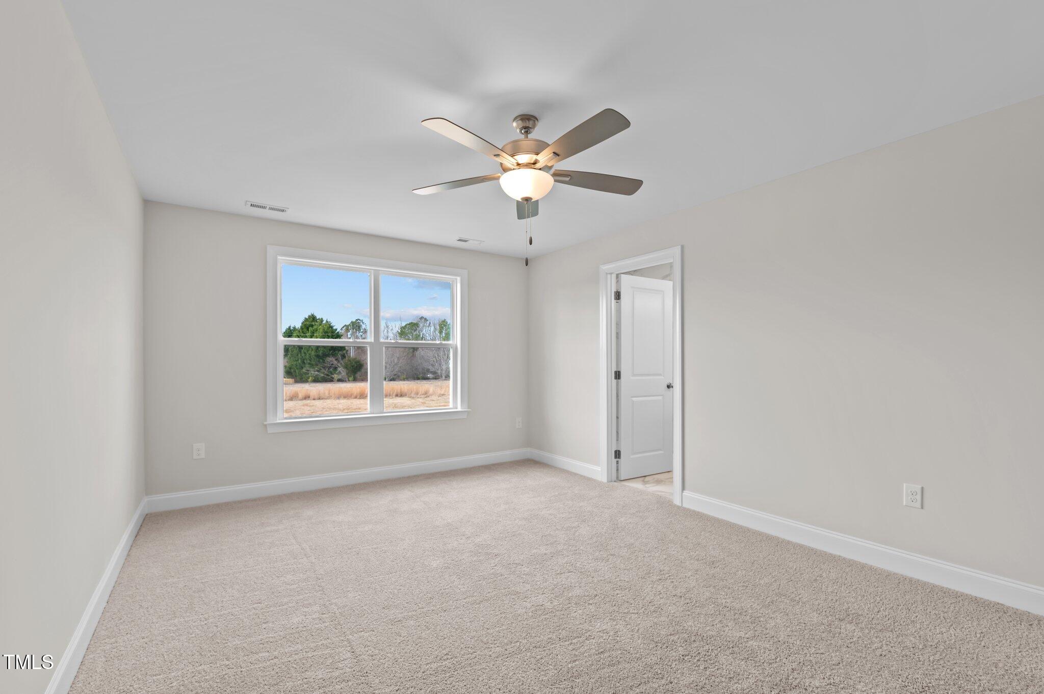 35 Diamond Creek Drive Property Photo 12
