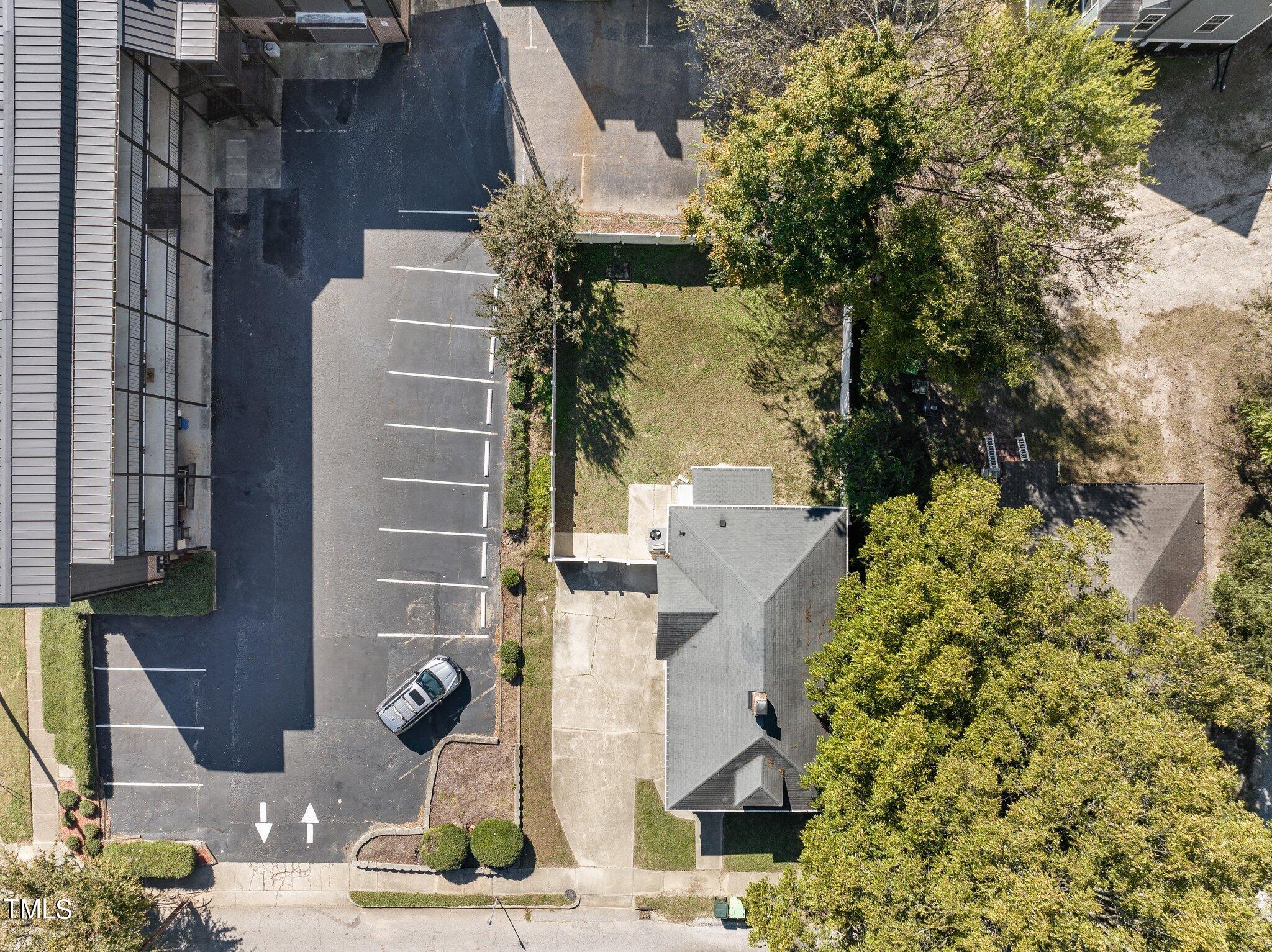 810 E Edenton Street Property Photo