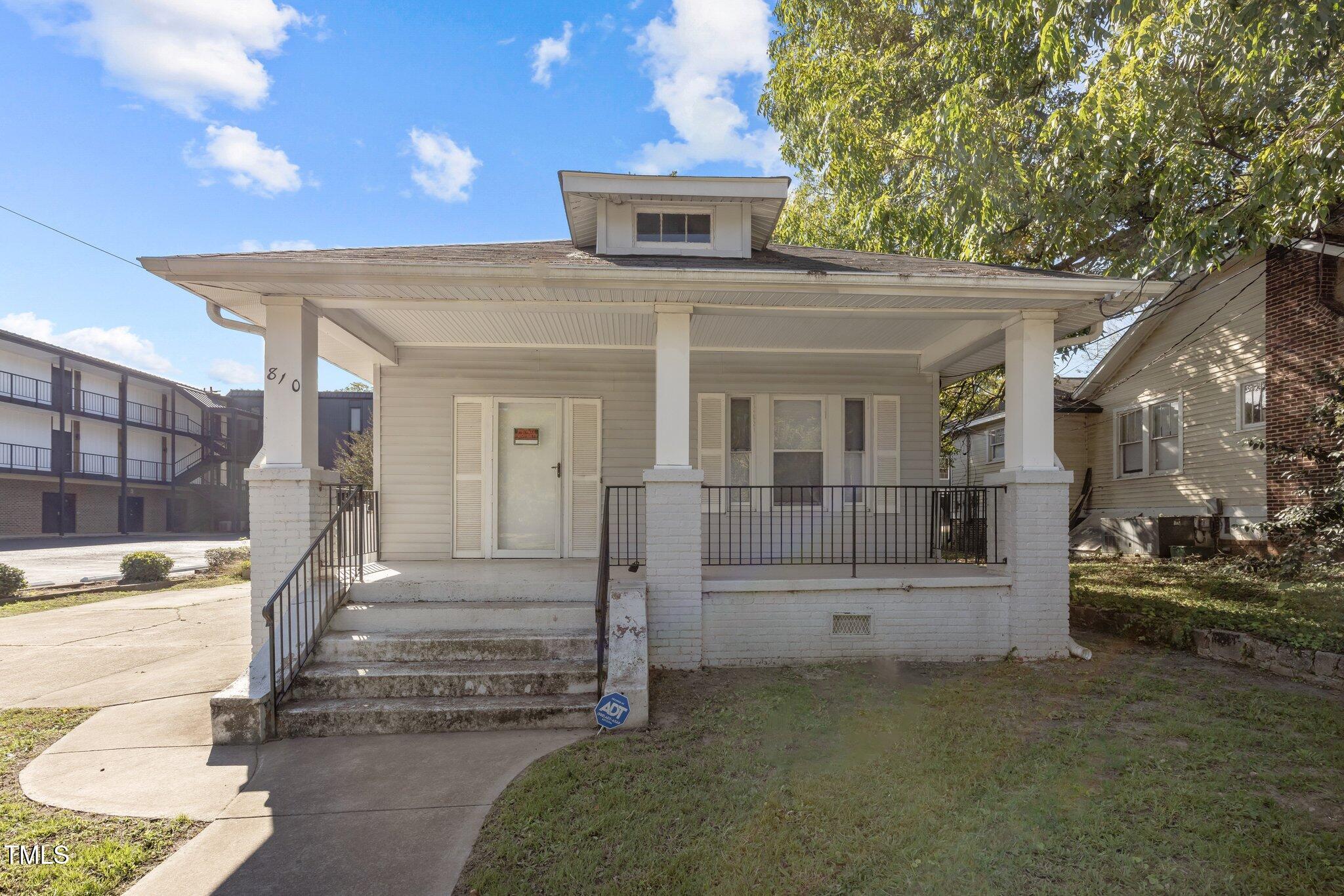 810 E Edenton Street Property Photo 2