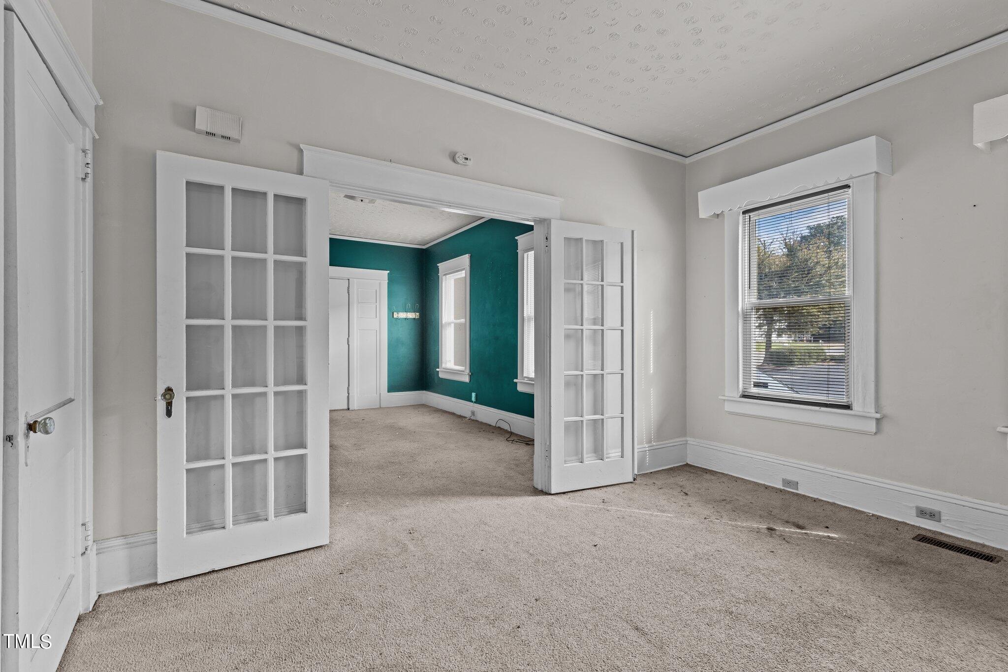 810 E Edenton Street Property Photo 8