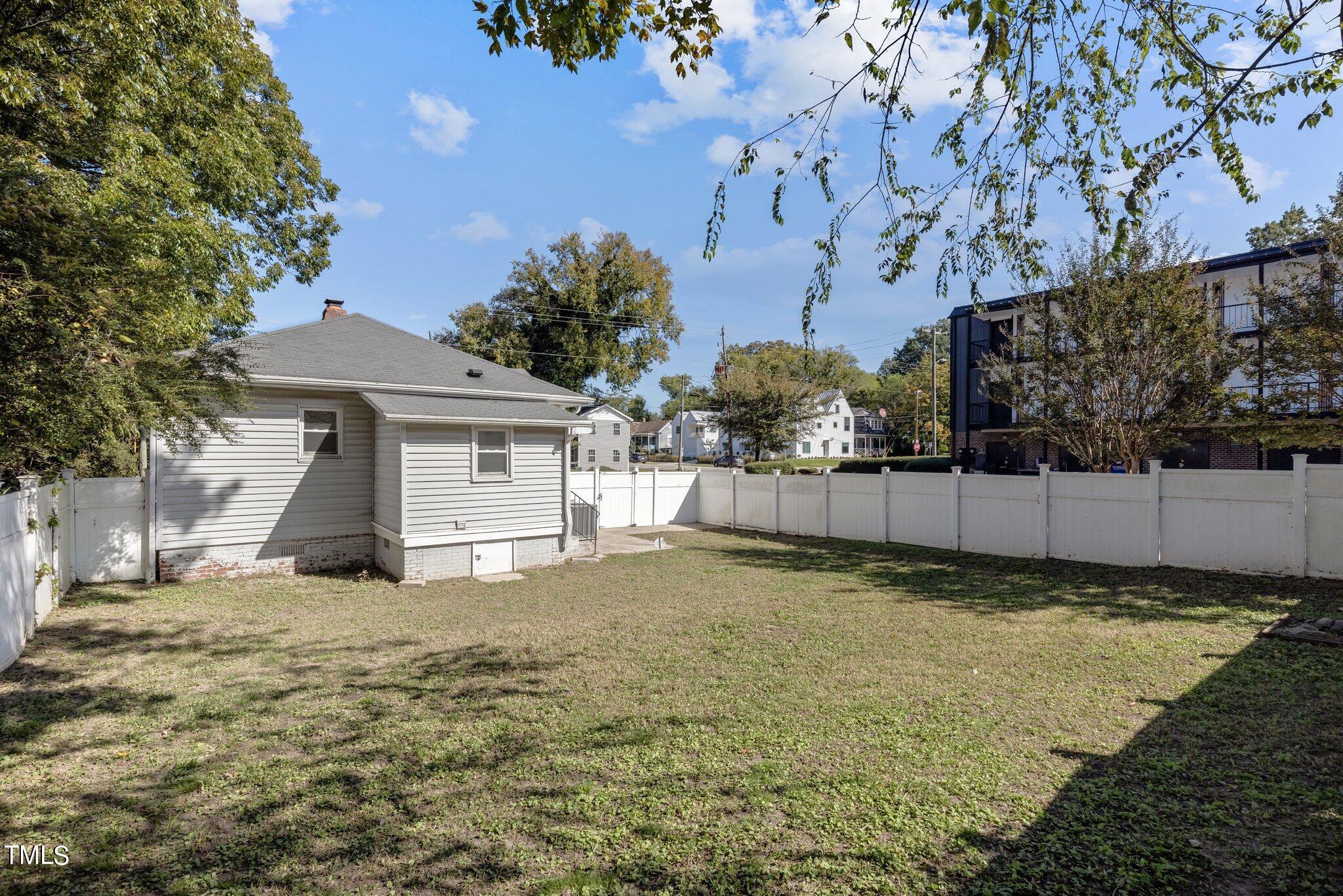 810 E Edenton Street Property Photo 22