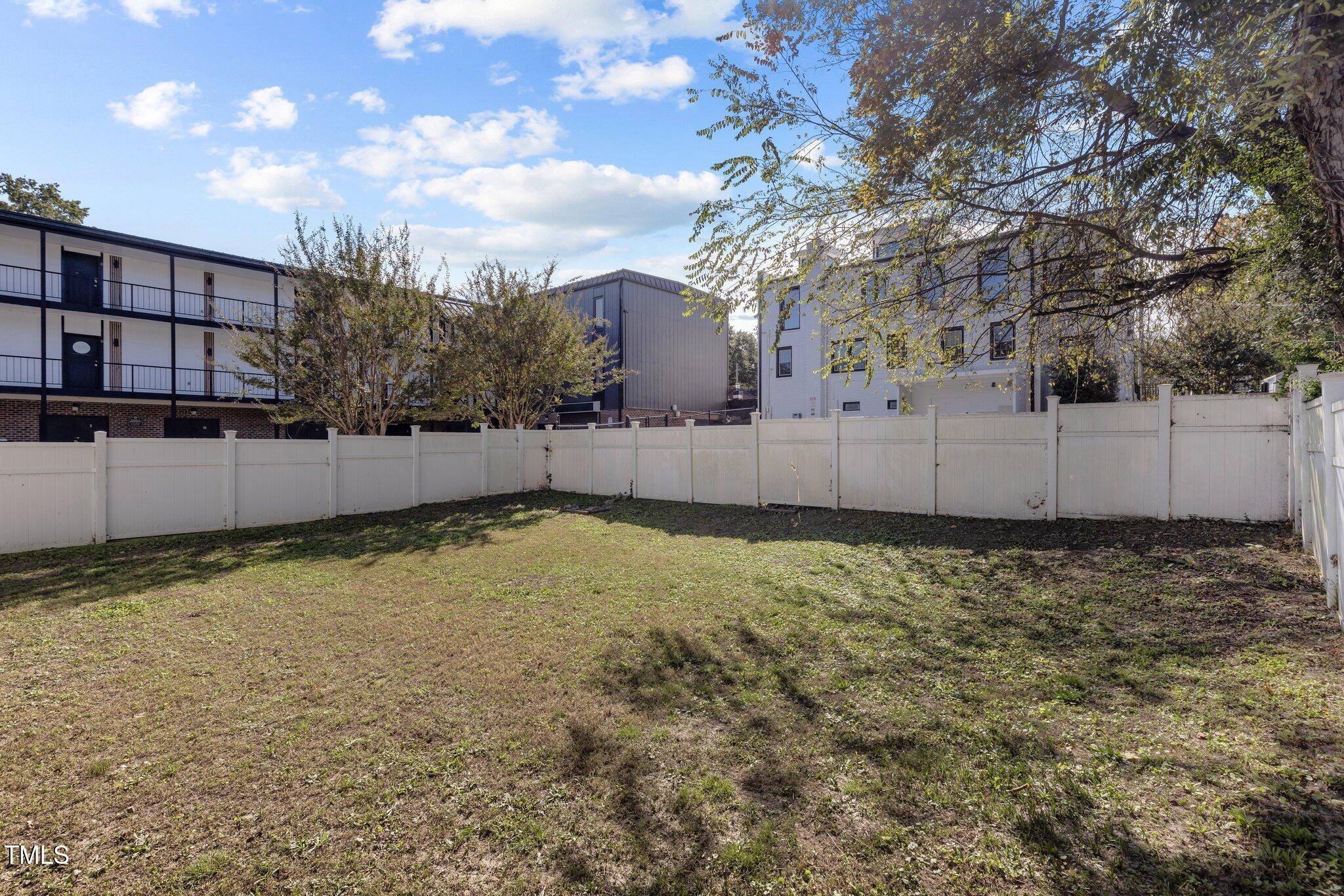 810 E Edenton Street Property Photo 23