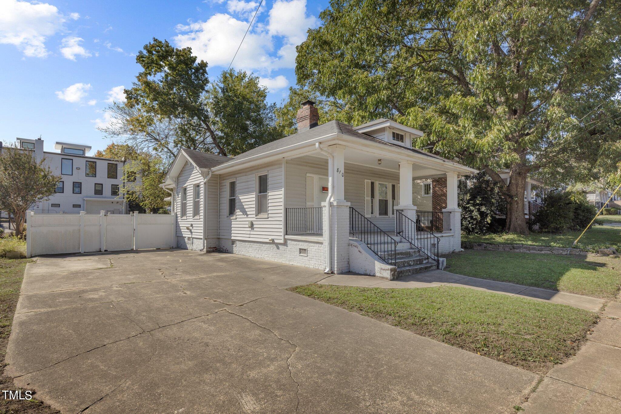 810 E Edenton Street Property Photo 25