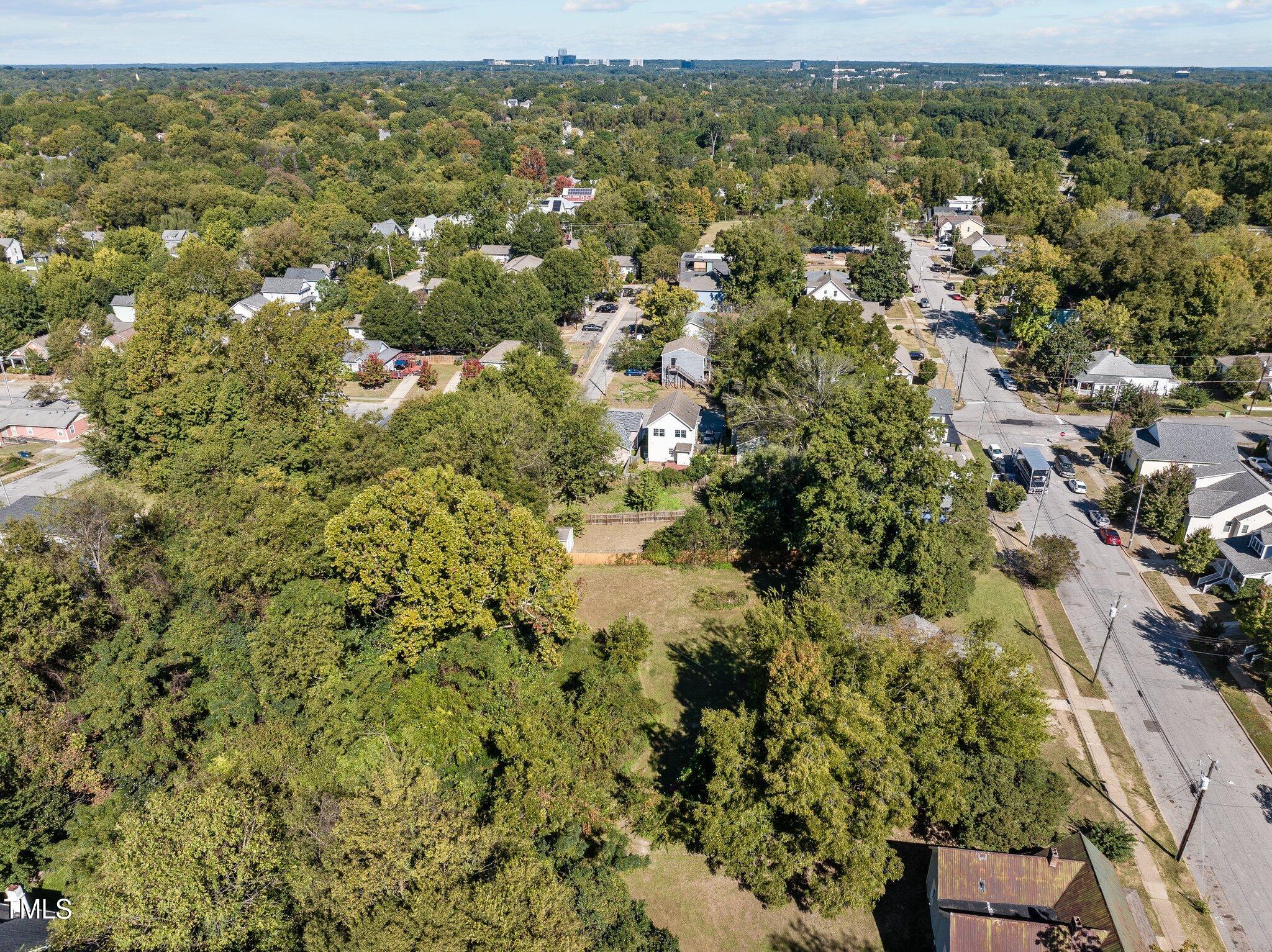810 E Edenton Street Property Photo 28