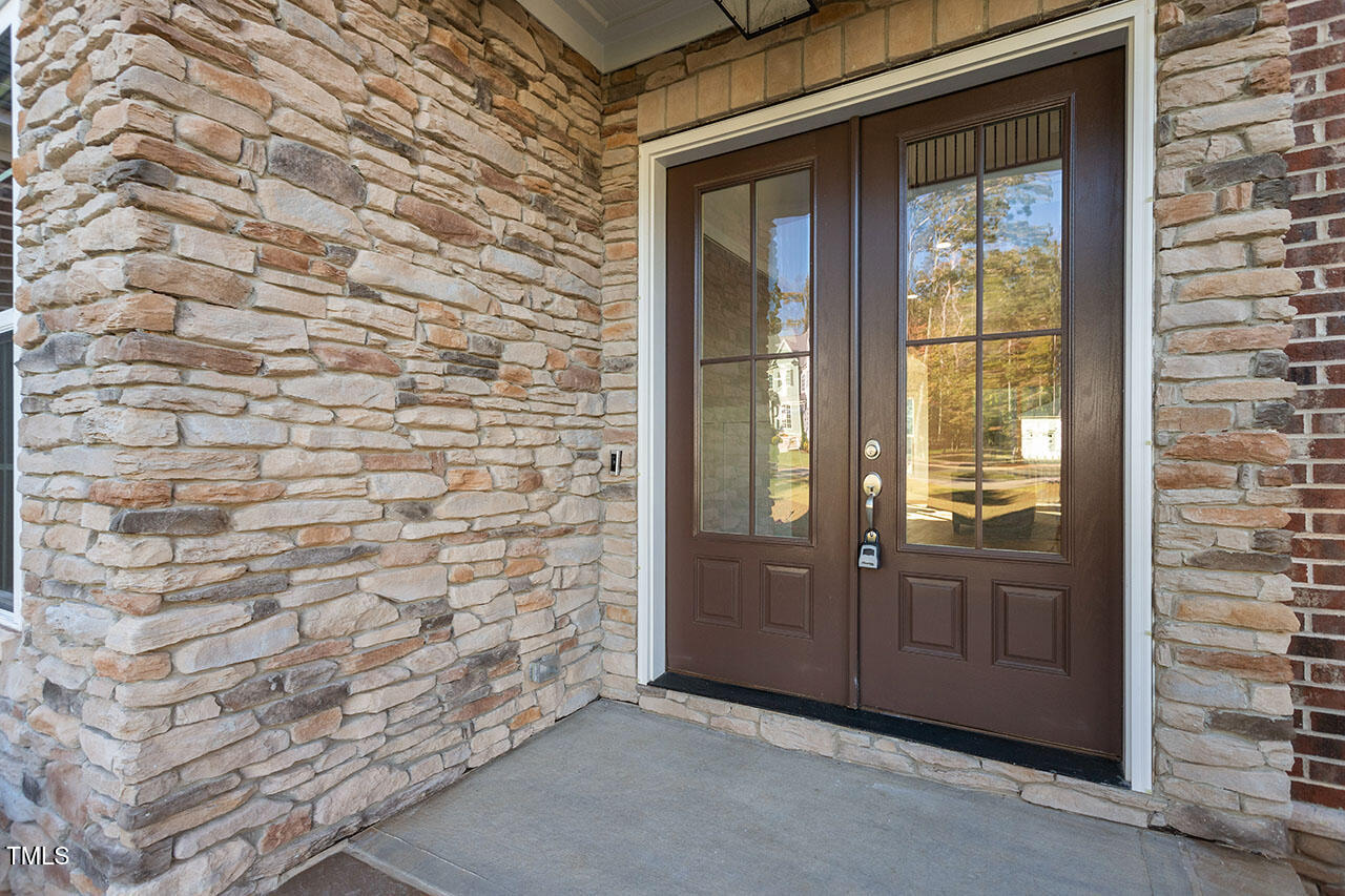 2028 Pleasant Forest Way Property Photo 4