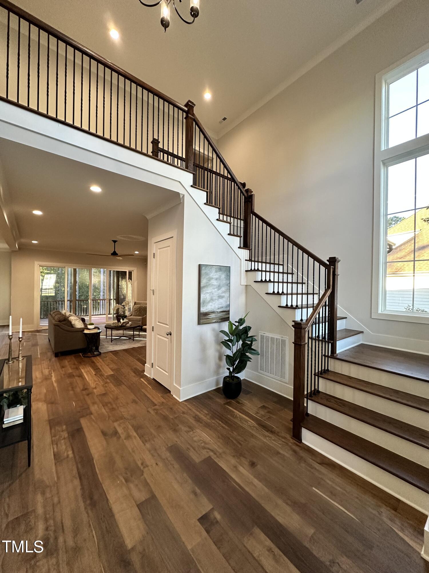 2028 Pleasant Forest Way Property Photo 5