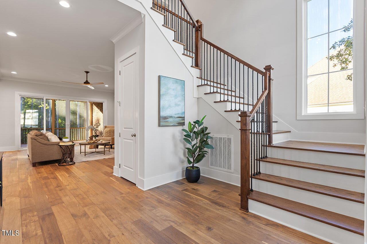 2028 Pleasant Forest Way Property Photo 6
